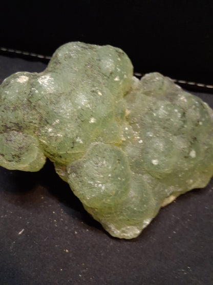 Natural Prehnite - Rough - lapidary, collectible or decorative - 8.4x6.1 cm - AKA Grape stone - Natural Gems Belgium