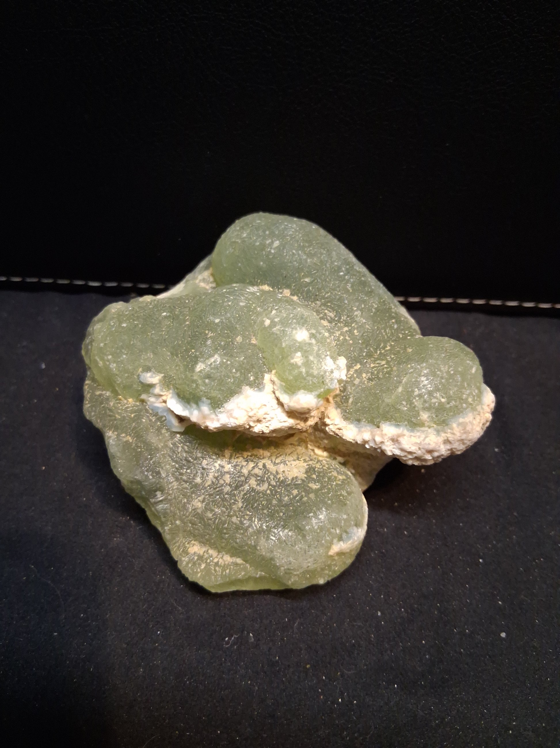 Natural Prehnite - Rough - highly decorative - 6.5x6.8 cm - AKA Grape stone - Natural Gems Belgium