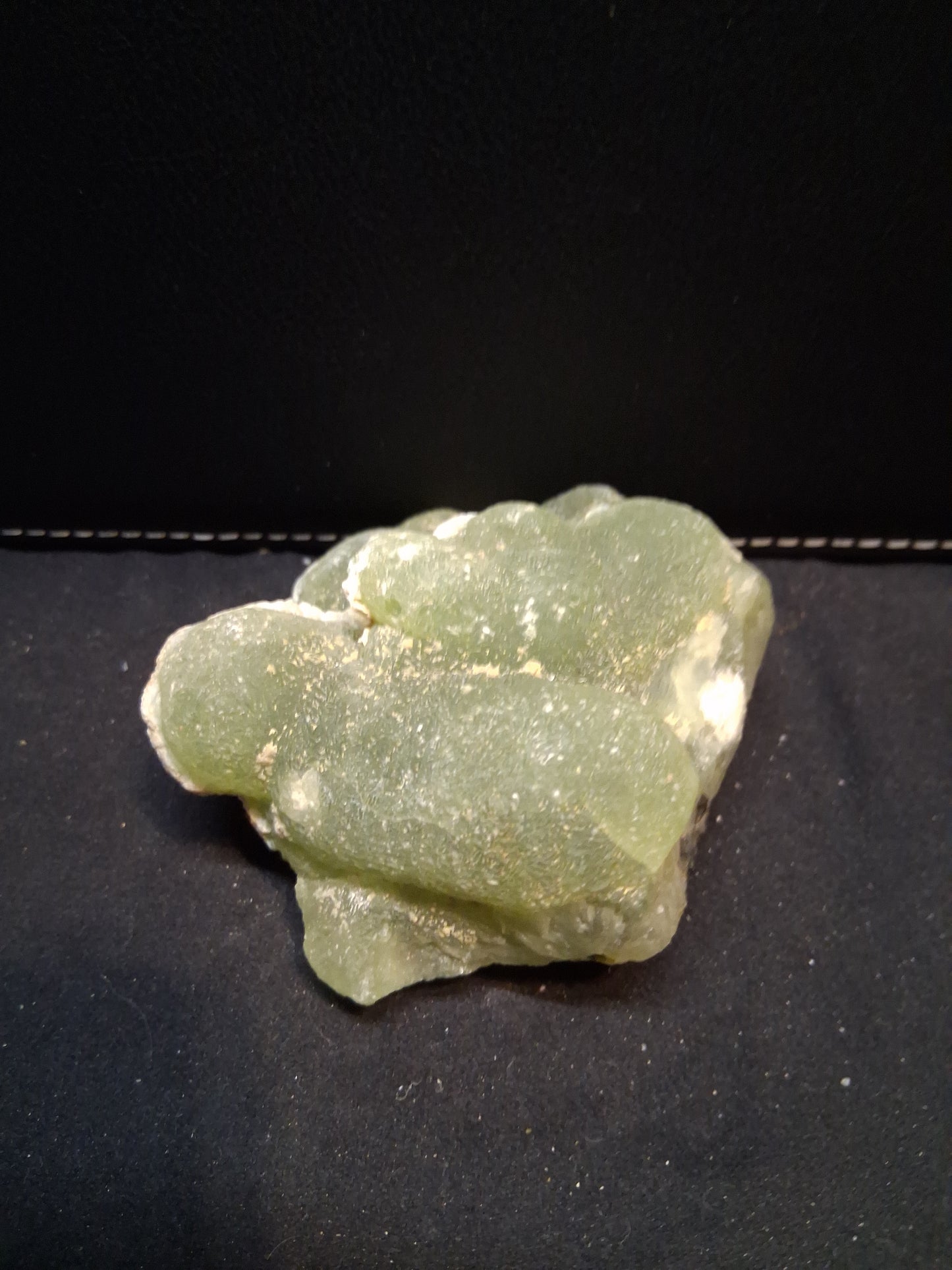 Natural Prehnite - Rough - highly decorative - 6.5x6.8 cm - AKA Grape stone - Natural Gems Belgium