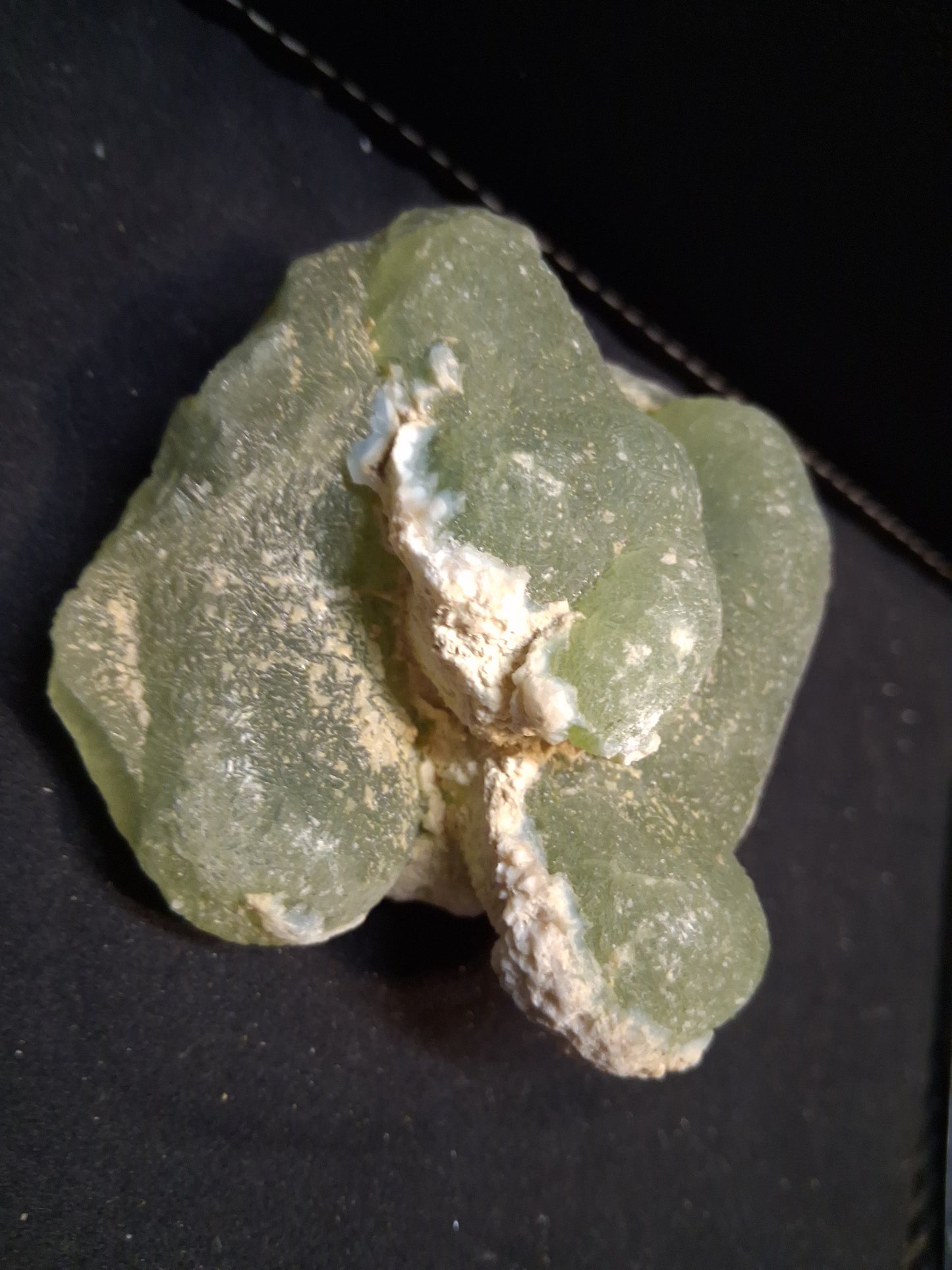 Natural Prehnite - Rough - highly decorative - 6.5x6.8 cm - AKA Grape stone - Natural Gems Belgium