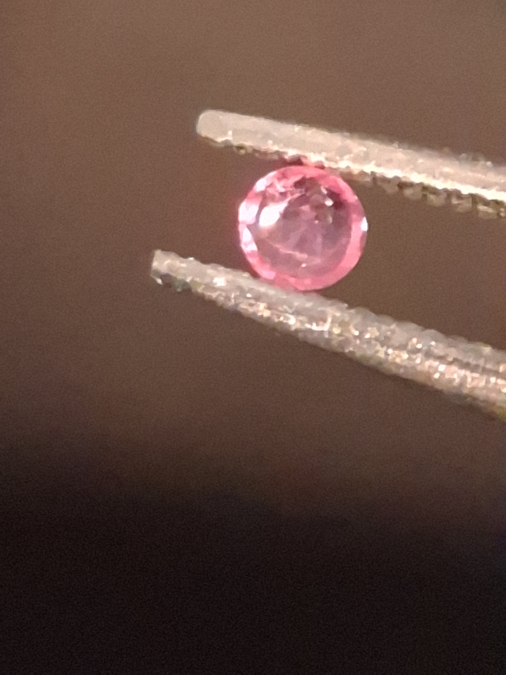 Natural Pink Sapphire - 0.049 ct -2 mm Round cut - unheated - Africa - high quality - Natural Gems Belgium