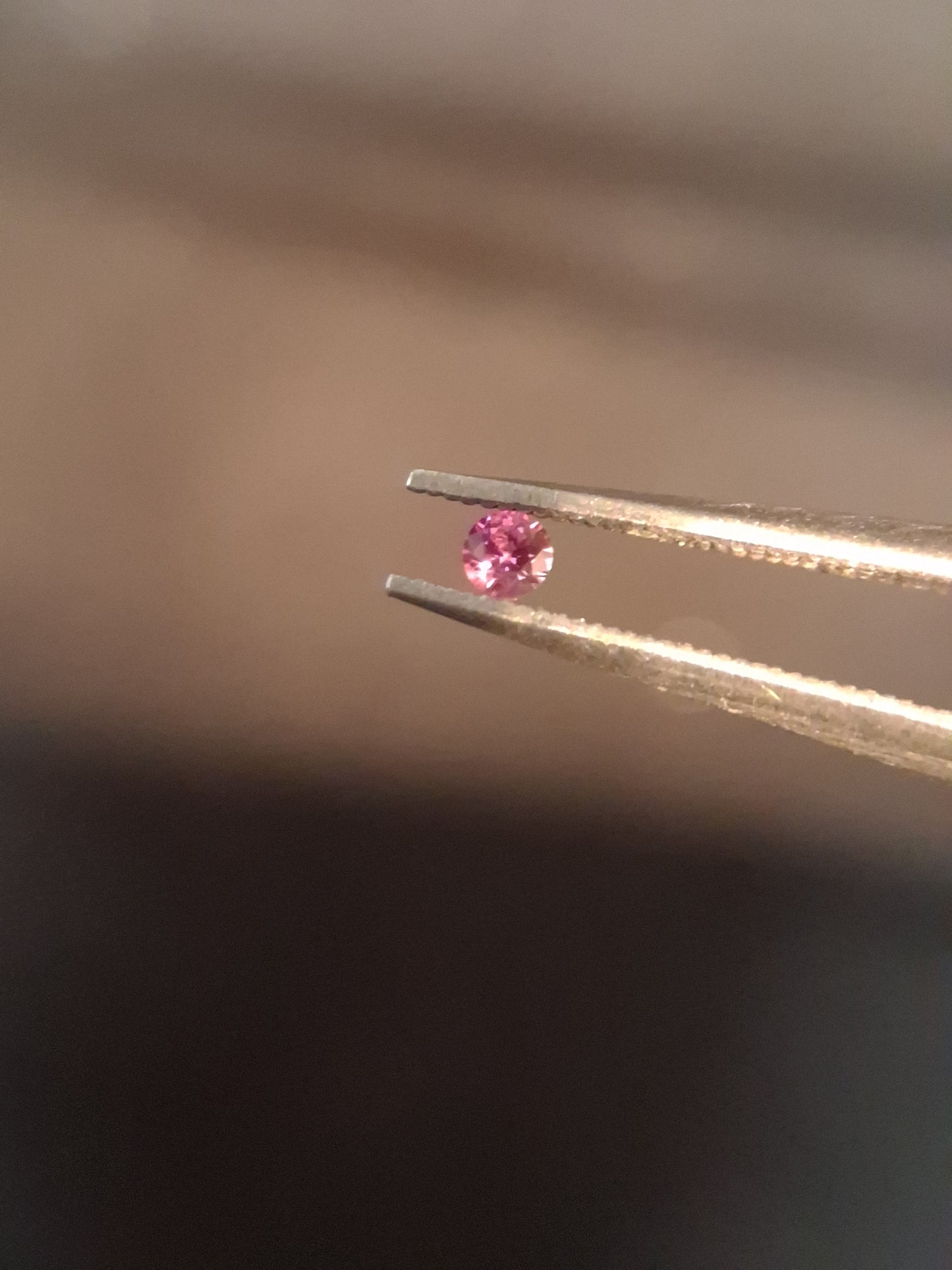 Natural Pink Sapphire - 0.050 ct -2 mm Round cut - unheated - Africa - high quality - Natural Gems Belgium