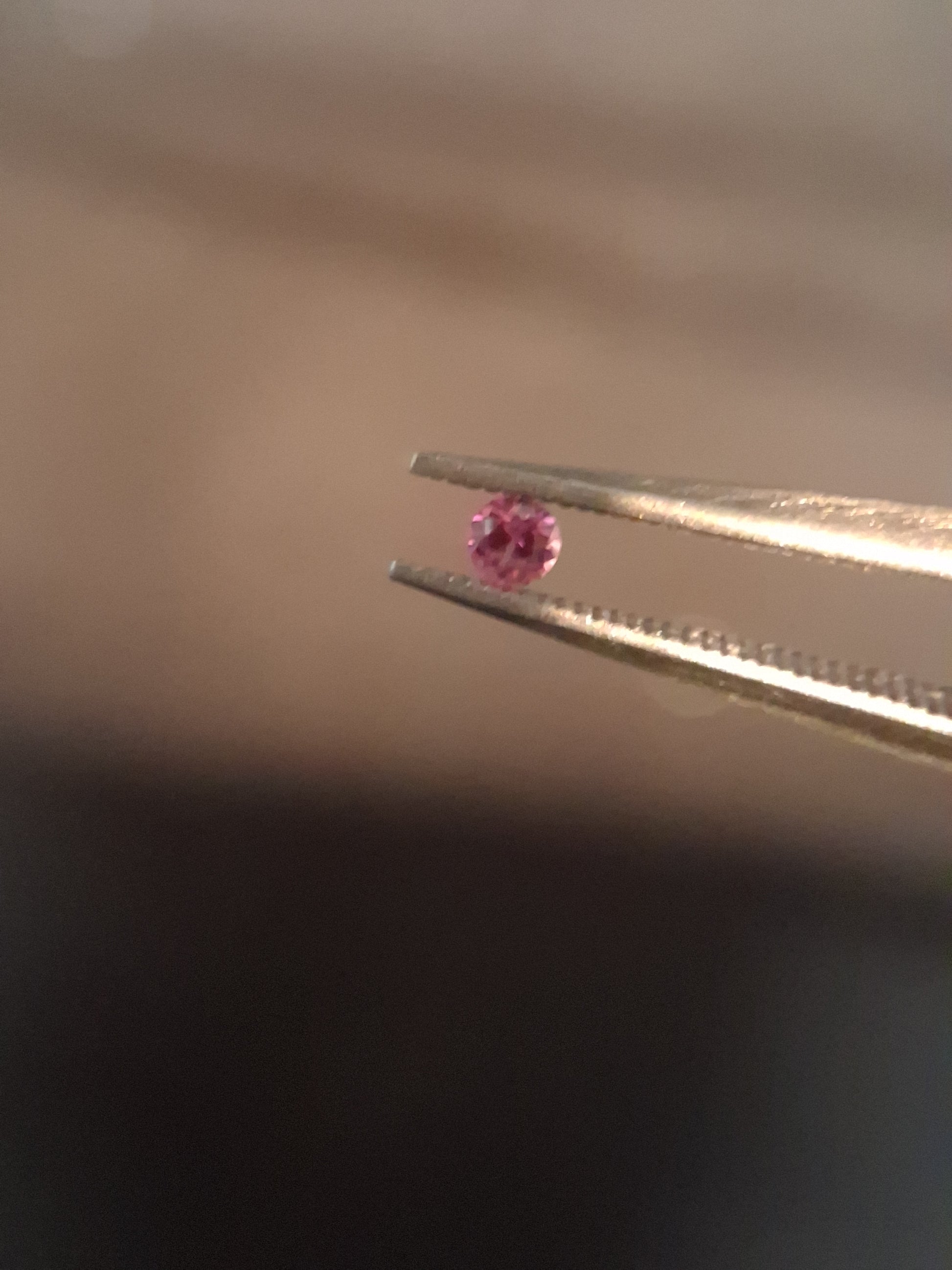 Natural Pink Sapphire - 0.050 ct -2 mm Round cut - unheated - Africa - high quality - Natural Gems Belgium