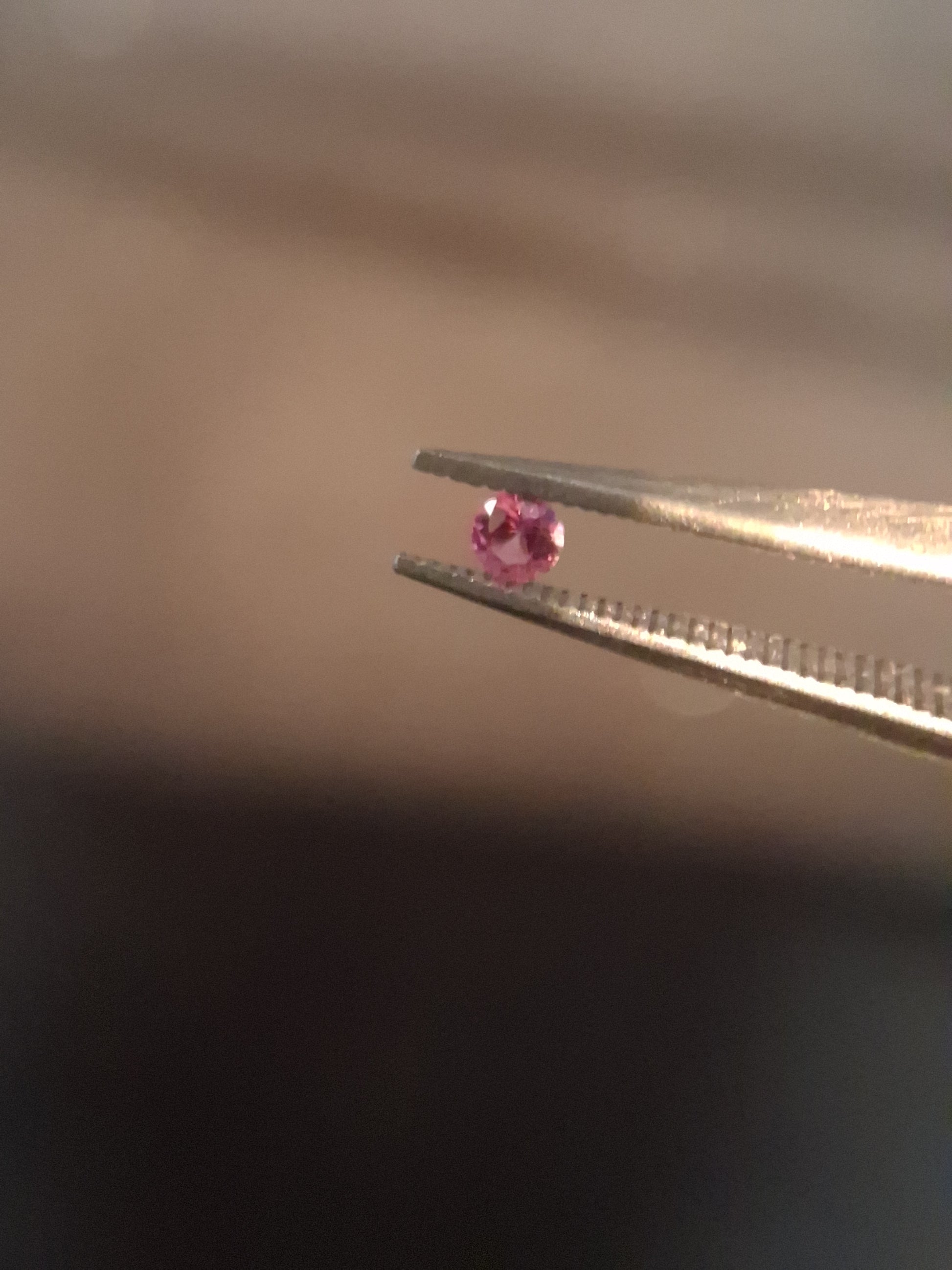 Natural Pink Sapphire - 0.050 ct -2 mm Round cut - unheated - Africa - high quality - Natural Gems Belgium