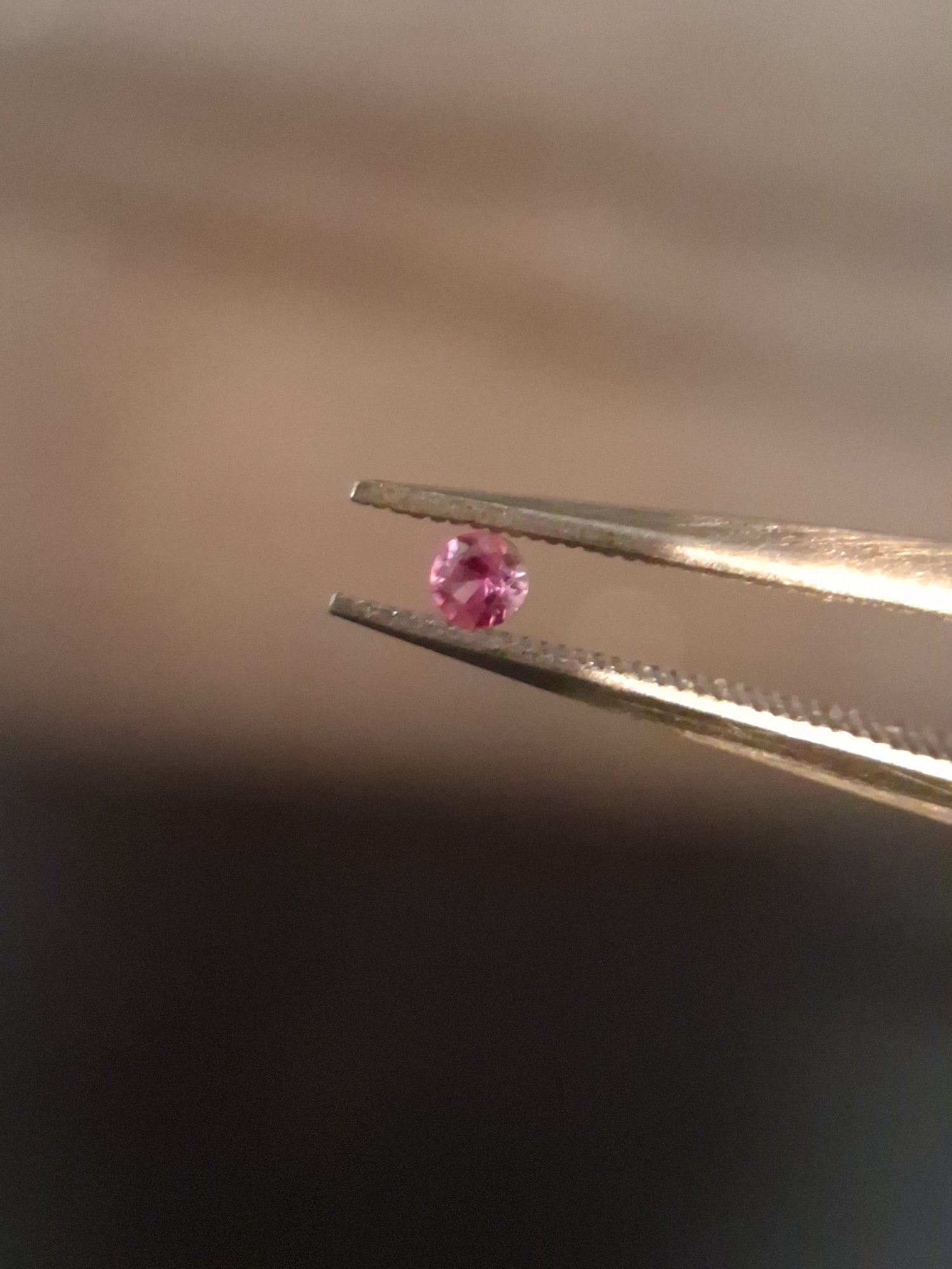 Natural Pink Sapphire - 0.052 ct -2 mm Round cut - unheated - Africa - high quality - Natural Gems Belgium
