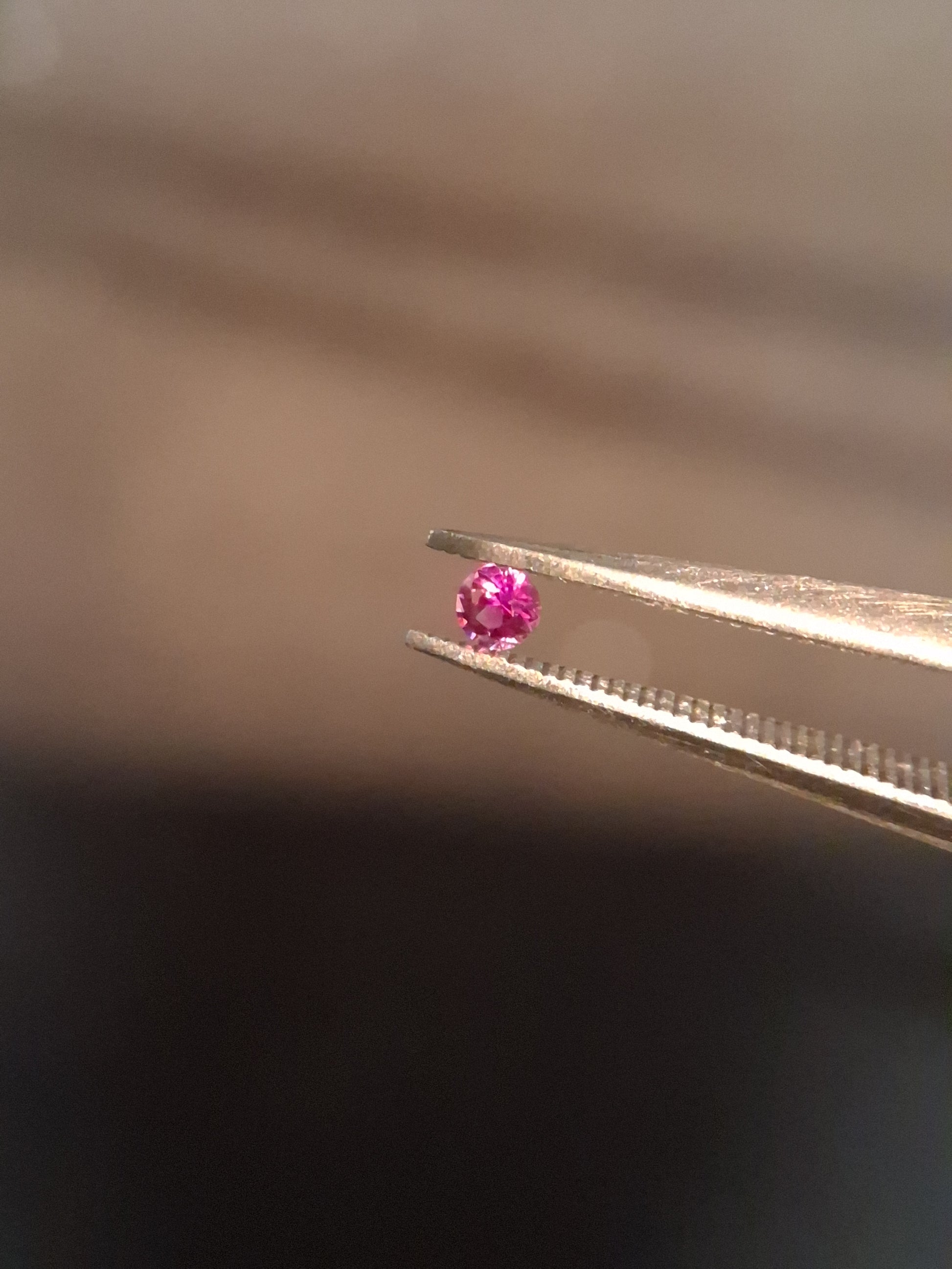 Natural Pink Sapphire - 0.044 ct -2 mm Round cut - unheated - Africa - excellent - Natural Gems Belgium