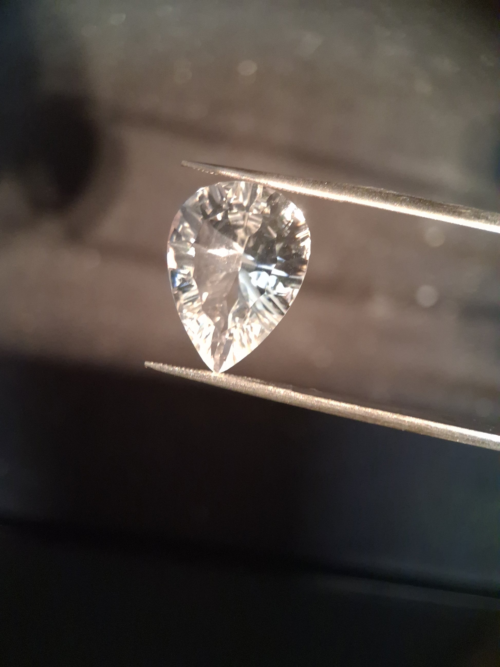 Natural quartz - 7.985 ct - pear - clear quartz - Natural Gems Belgium