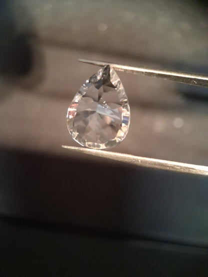 Natural quartz - 7.985 ct - pear - clear quartz - Natural Gems Belgium
