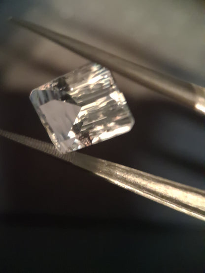 Natural Pure quartz - 8.414 ct - custom cut - clear quartz - Natural Gems Belgium