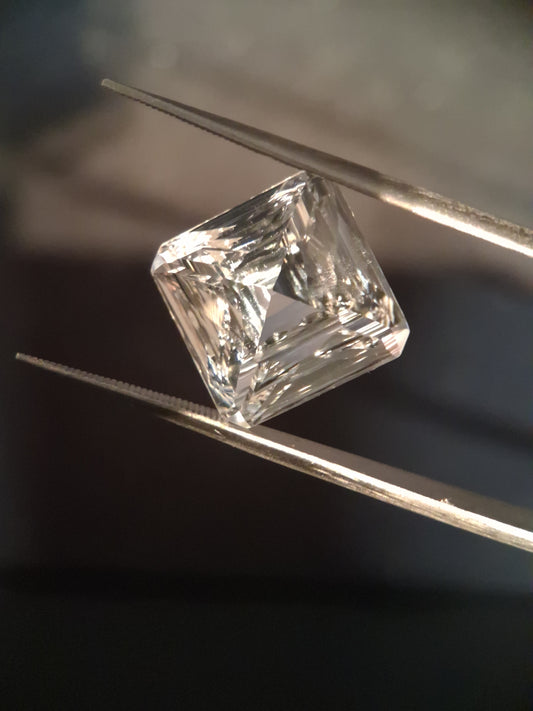 Natural Pure quartz - 10.876 ct - custom cut square octagon - clear quartz - Natural Gems Belgium