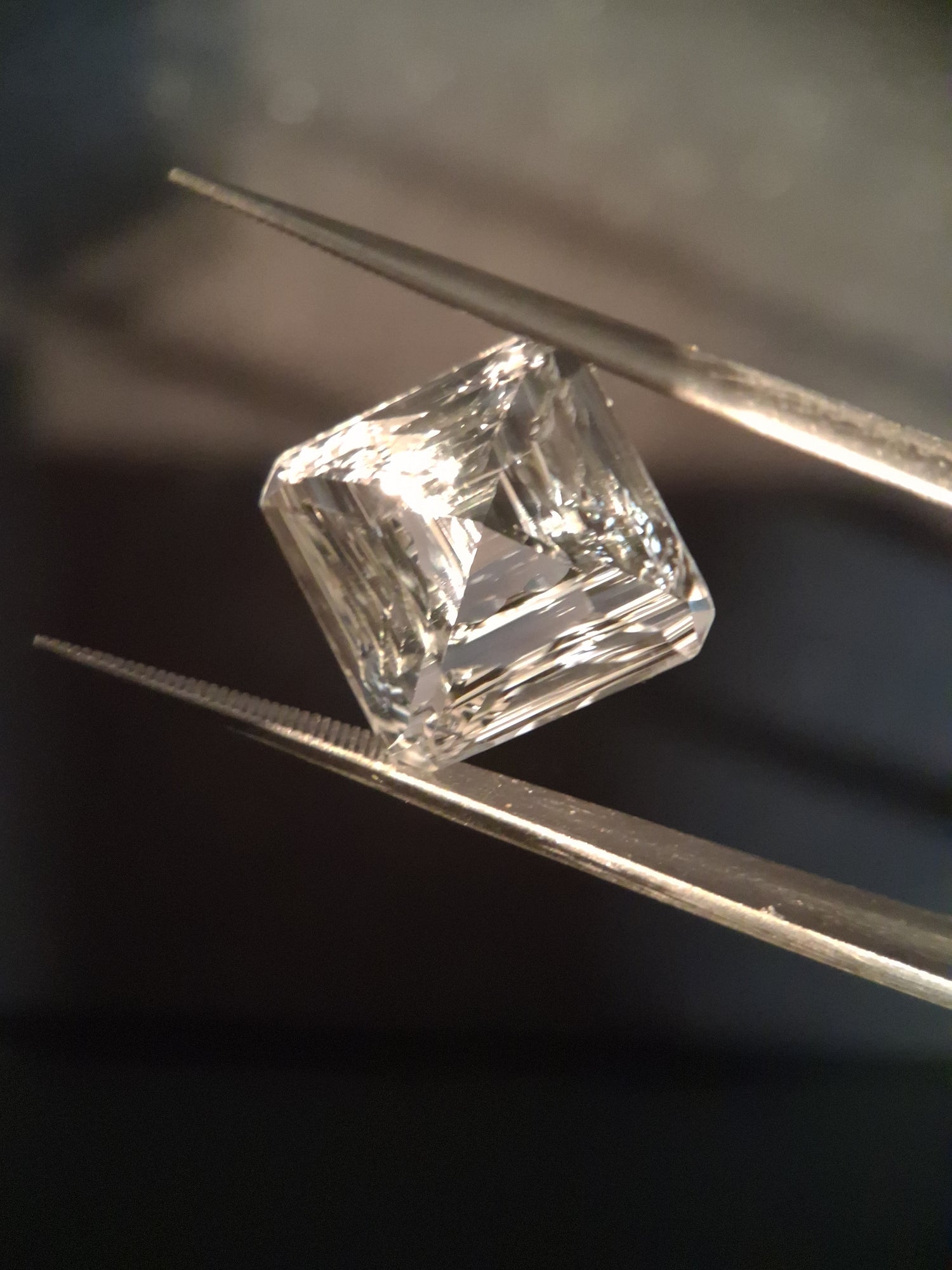Natural Pure quartz - 10.876 ct - custom cut square octagon - clear quartz - Natural Gems Belgium