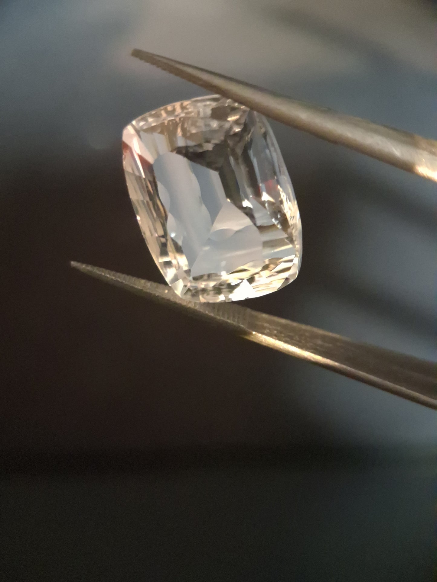 Natural Pure quartz - 8.209 ct - custom cut cushion - clear quartz - Natural Gems Belgium
