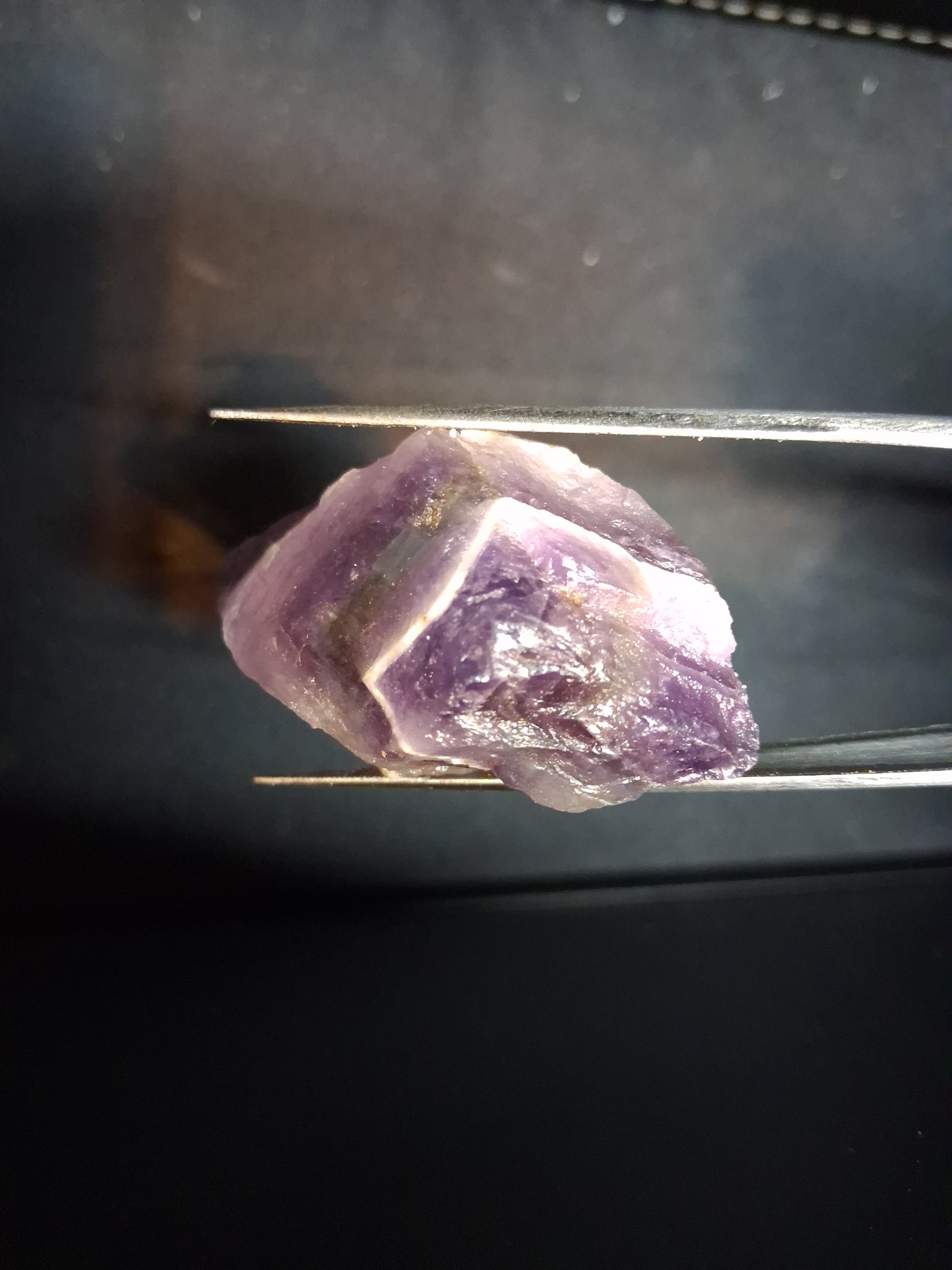 Natural amethyst - Rough Dream Amethyst - 104 ct - 4.4 x 2.2 cm - chevron amethyst - Natural Gems Belgium