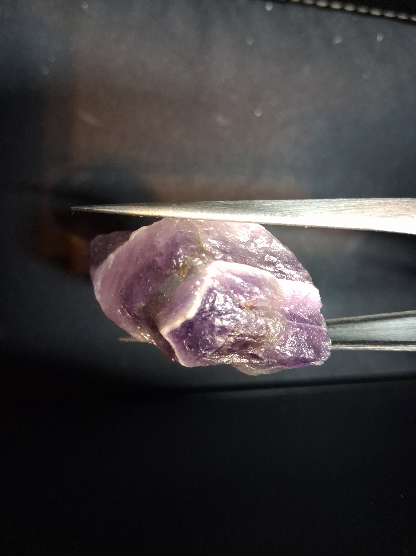 Natural amethyst - Rough Dream Amethyst - 104 ct - 4.4 x 2.2 cm - chevron amethyst - Natural Gems Belgium