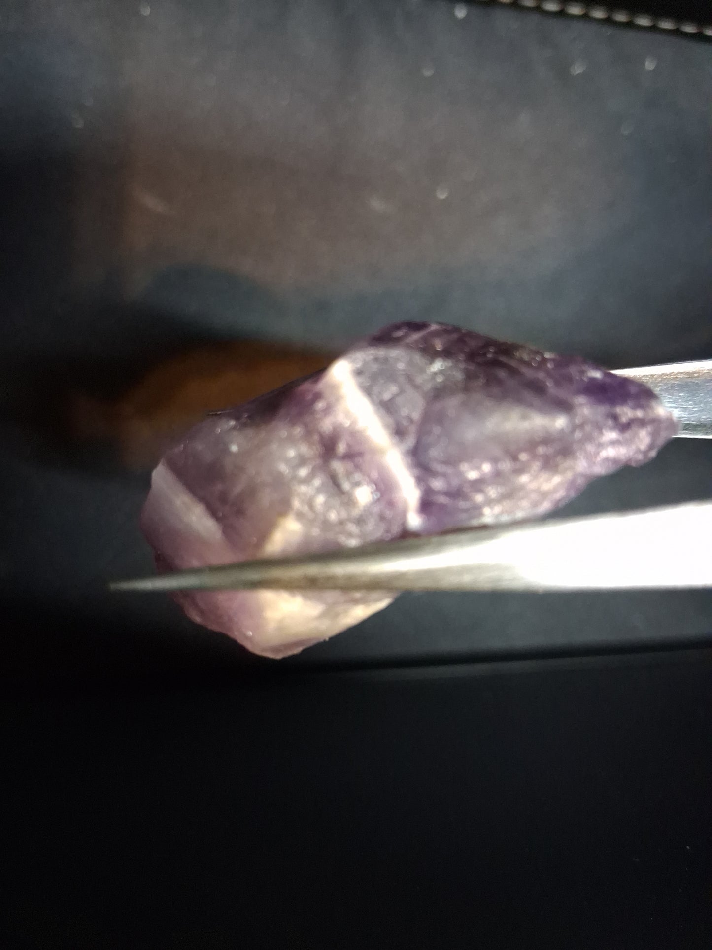 Natural amethyst - Rough Dream Amethyst - 104 ct - 4.4 x 2.2 cm - chevron amethyst - Natural Gems Belgium