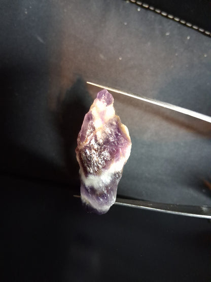 Natural amethyst - Rough Dream Amethyst - 94 ct - 4.9 x 2.0 cm - chevron amethyst - Natural Gems Belgium