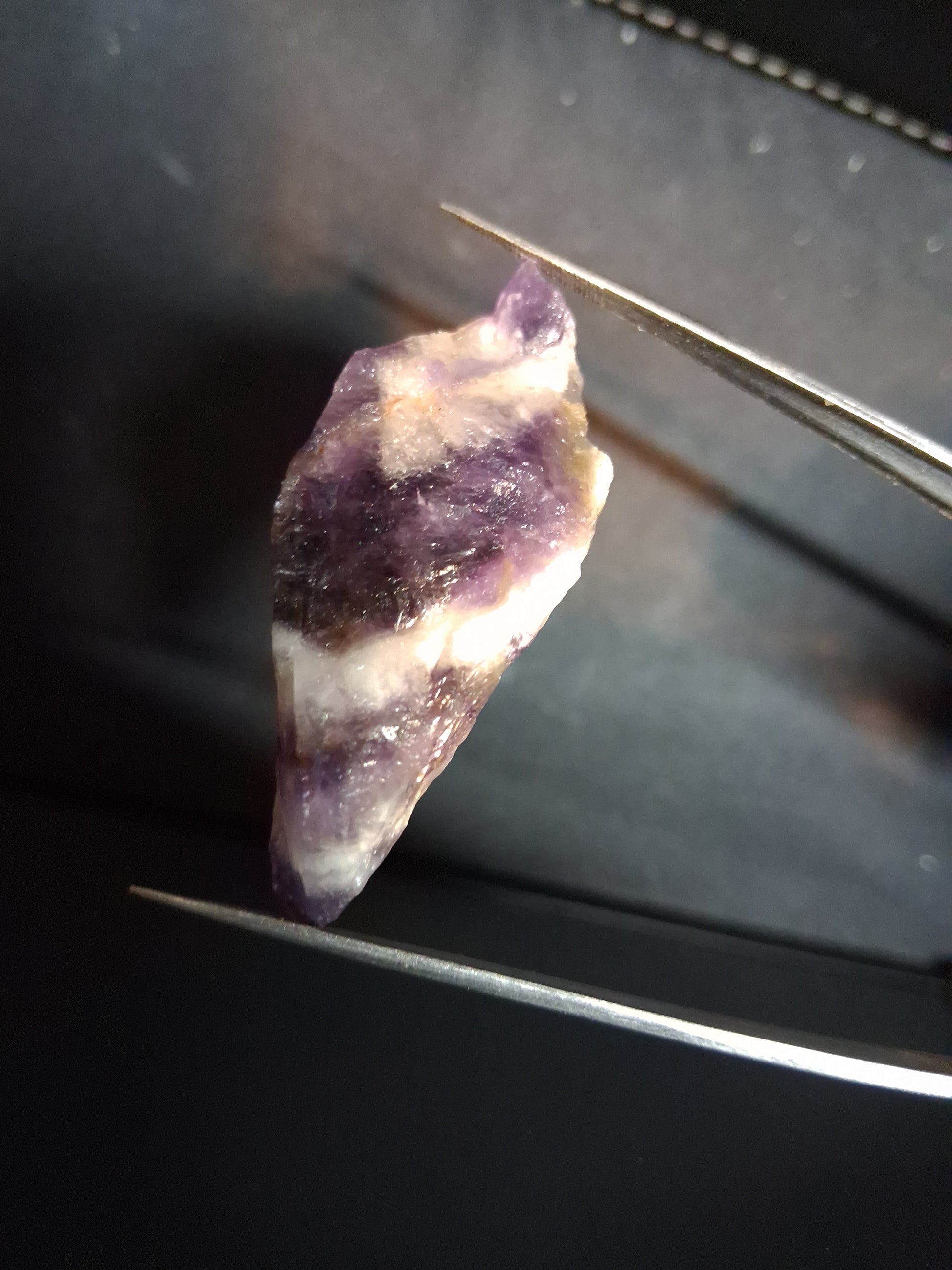 Natural amethyst - Rough Dream Amethyst - 94 ct - 4.9 x 2.0 cm - chevron amethyst - Natural Gems Belgium
