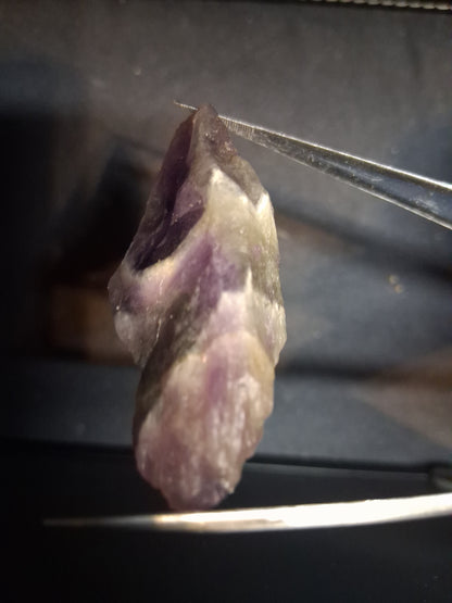 Natural amethyst - Rough Dream Amethyst - 117 ct - chevron amethyst - Natural Gems Belgium