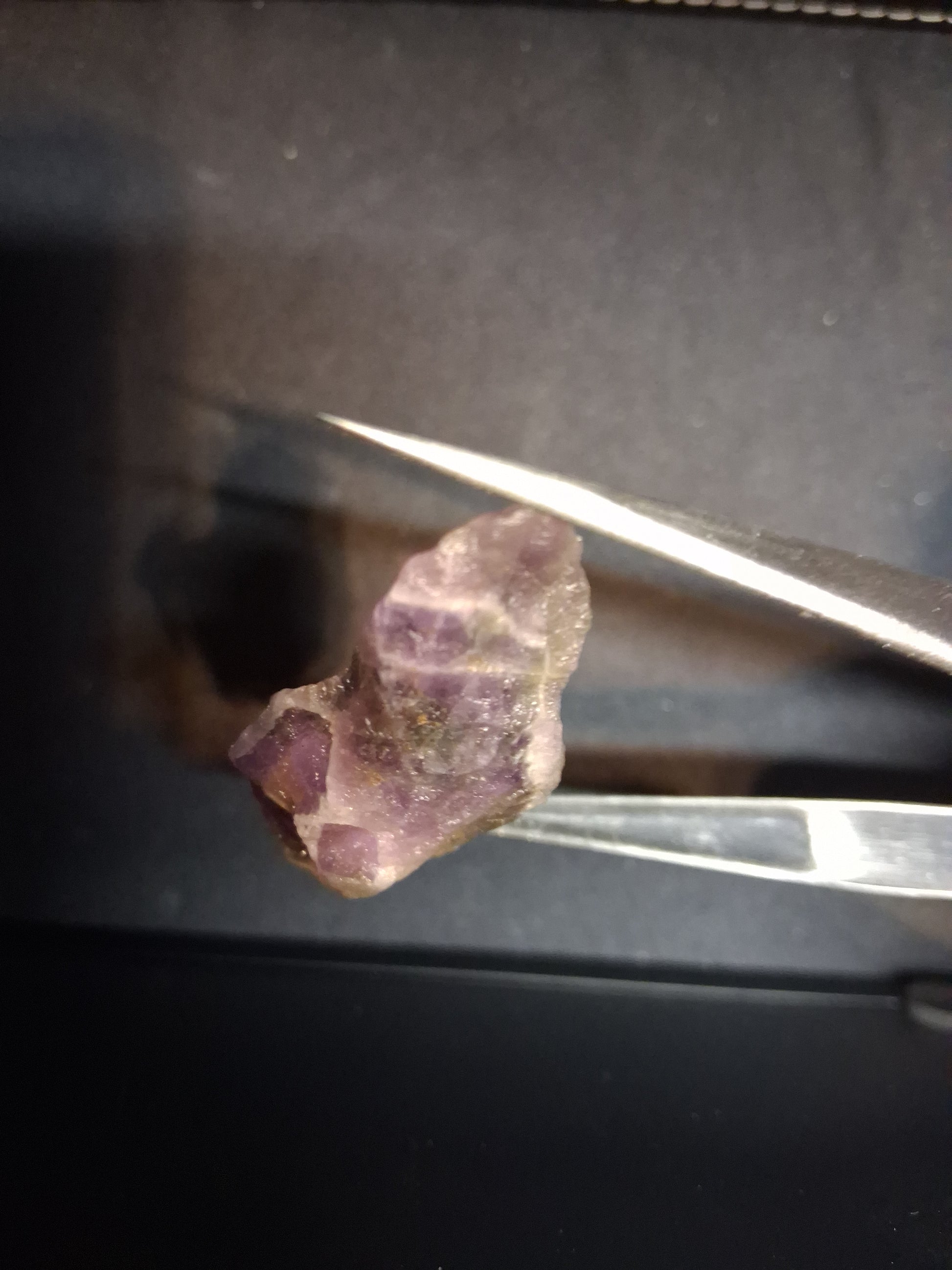 Natural amethyst - Rough Dream Amethyst - 117 ct - chevron amethyst - Natural Gems Belgium