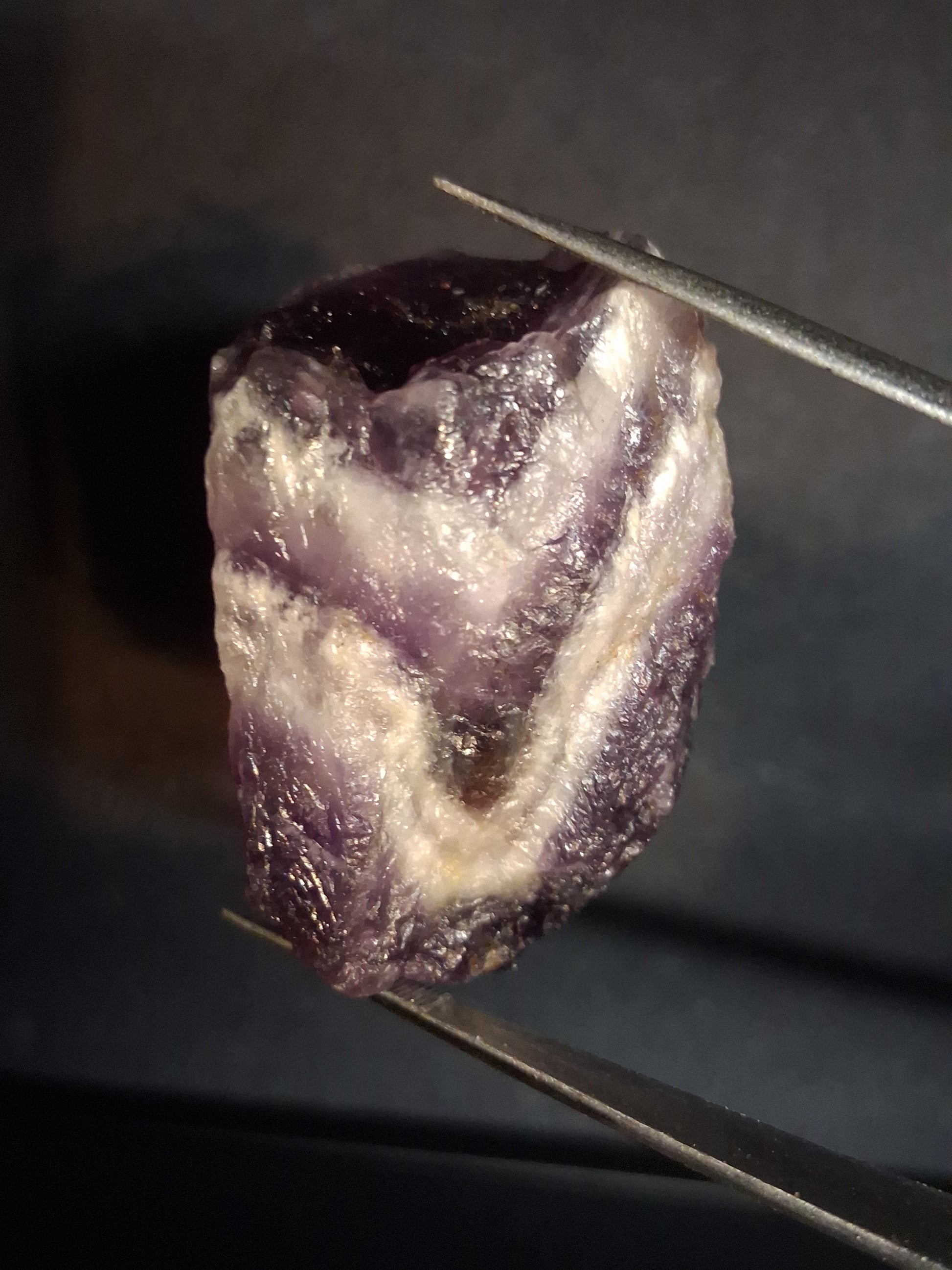 Natural amethyst - Rough Dream Amethyst - 104 ct - chevron amethyst - magnificent pattern - Natural Gems Belgium