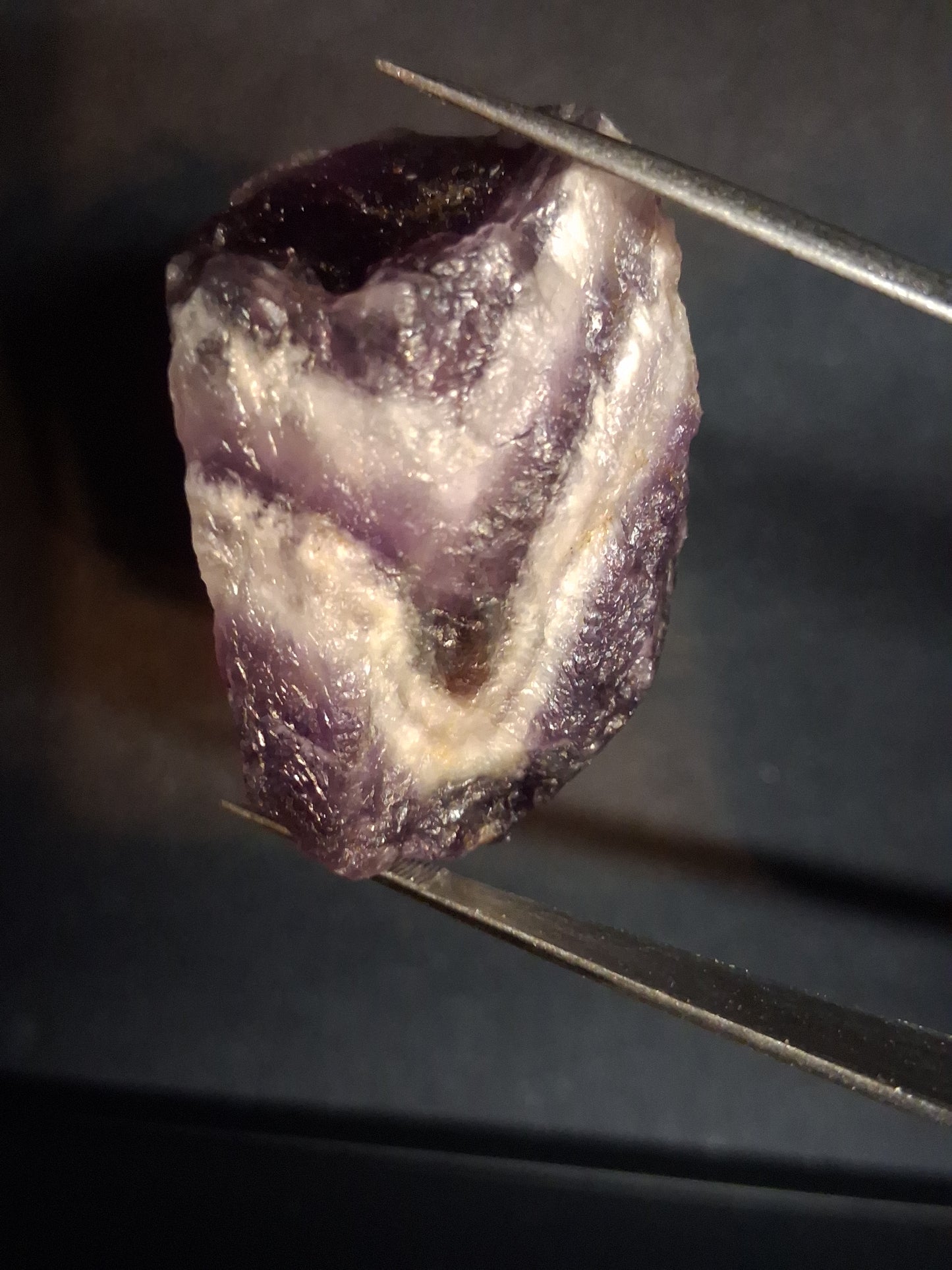 Natural amethyst - Rough Dream Amethyst - 104 ct - chevron amethyst - magnificent pattern - Natural Gems Belgium