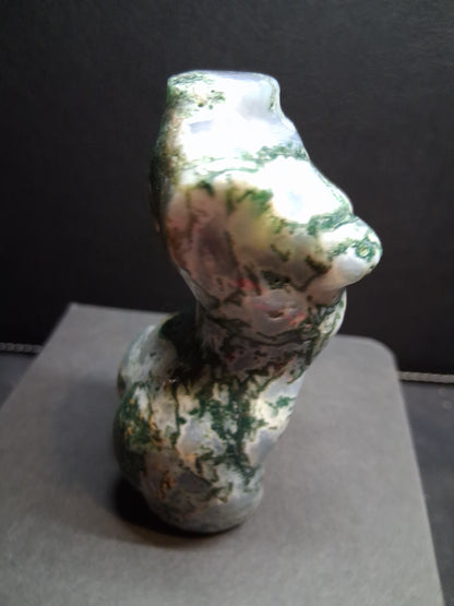 Natural Agate - Handharved Torso - 8cm high - moss agate - lady torso - Natural Gems Belgium