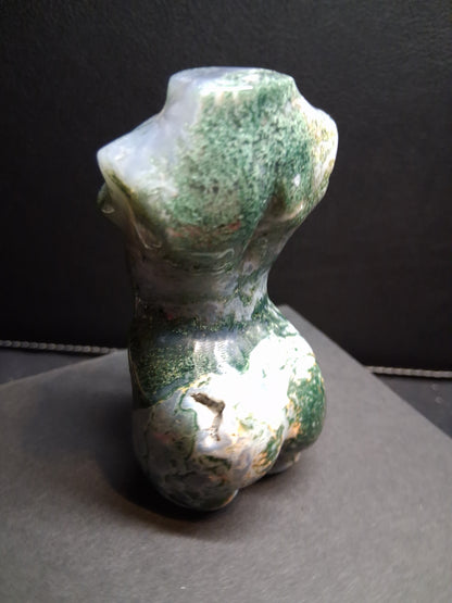 Natural Agate - Handharved Torso - 8cm high - moss agate - lady torso - Natural Gems Belgium
