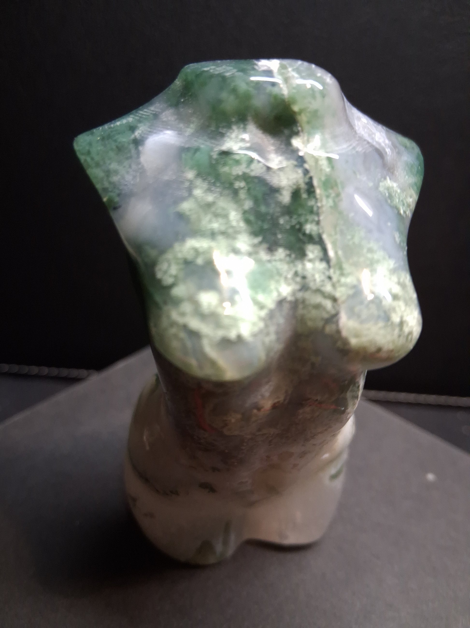 Natural Agate - Handharved Torso - 8.1 cm high - moss agate lady torso - Natural Gems Belgium