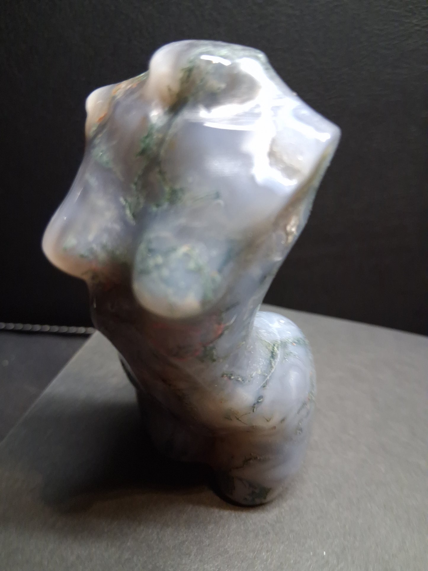 Natural Agate - Handharved Torso - 8 cm high - Grey moss agate lady torso - Natural Gems Belgium