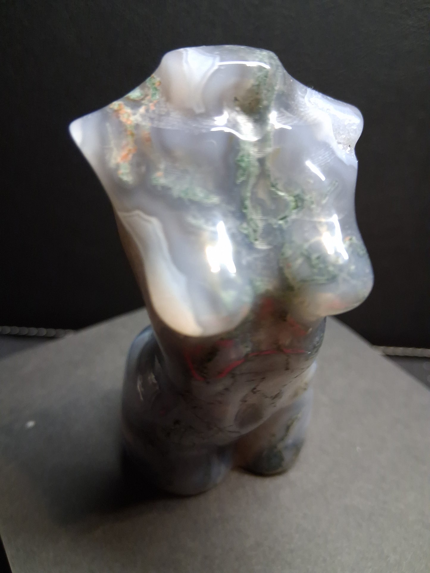 Natural Agate - Handharved Torso - 8 cm high - Grey moss agate lady torso - Natural Gems Belgium