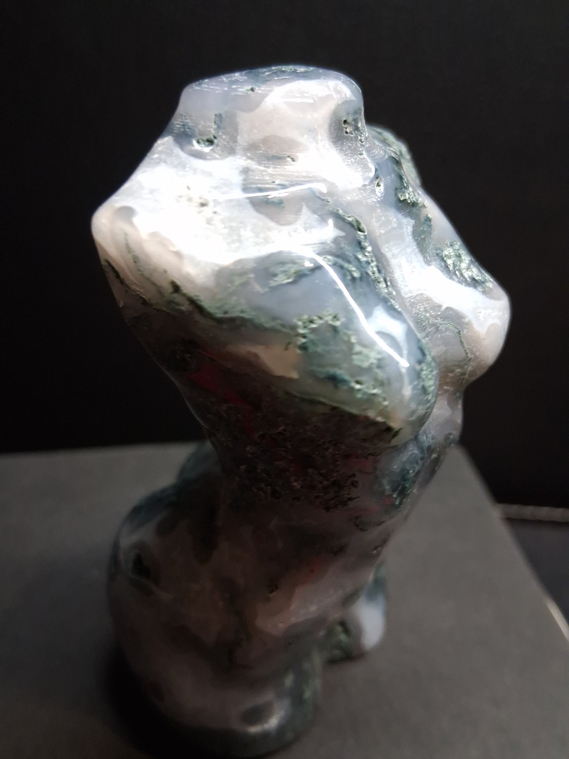 Natural Agate - Handharved Torso - 8 cm high - moss agate lady torso - nice pattern - Natural Gems Belgium
