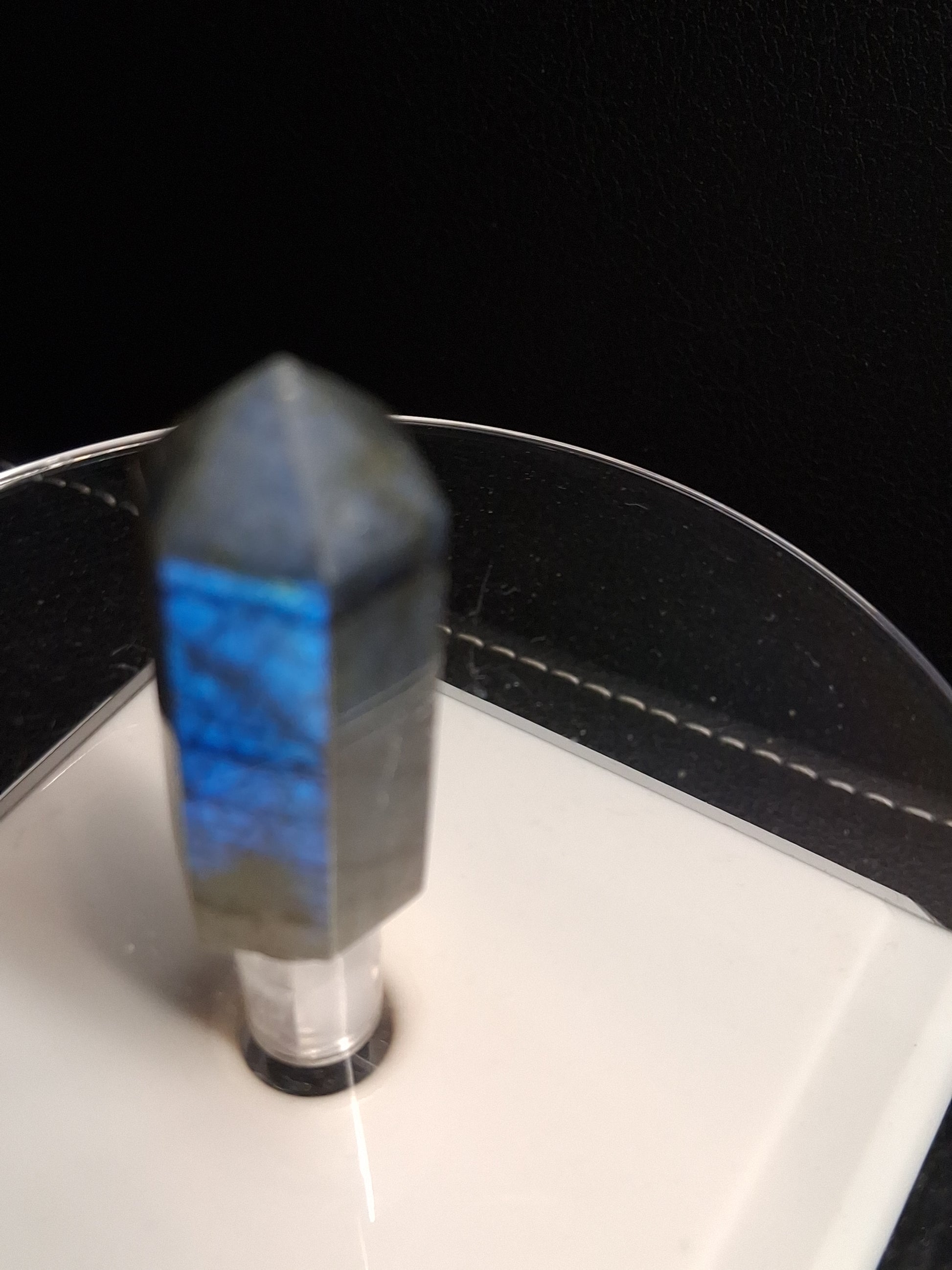 Labradorite tower - natural labradorite - 3.8 cm - hexagon tower - Natural Gems Belgium