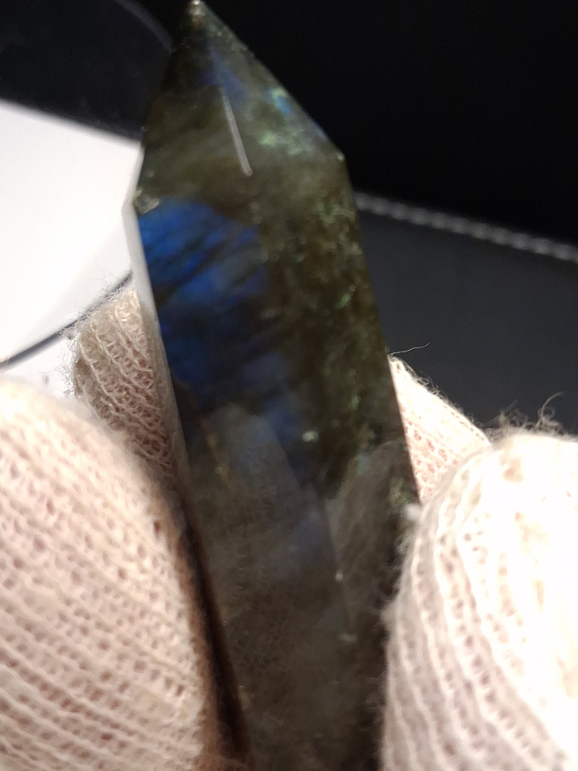 Labradorite tower - natural labradorite - 4.75 cm - hexagon tower - Natural Gems Belgium