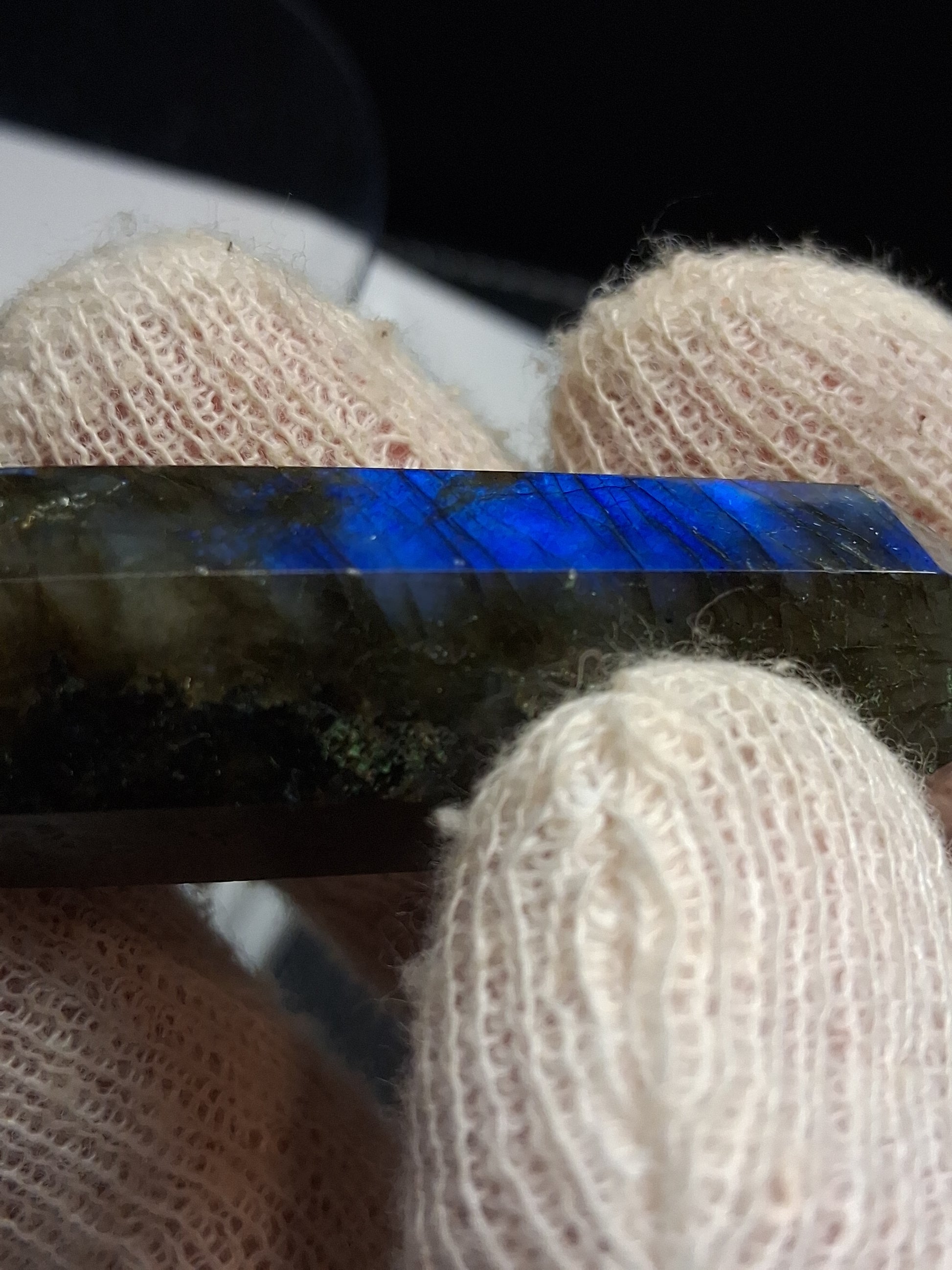 Labradorite tower - natural labradorite - 4.75 cm - hexagon tower - Natural Gems Belgium