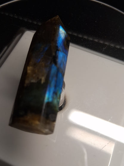 Labradorite tower - natural labradorite - 4.3 cm - hexagon tower - Natural Gems Belgium