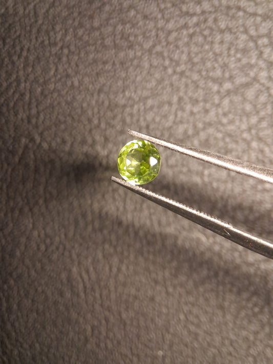 Peridoto naturale - 0.499 ct - rotondo - non trattato - peridoto verde