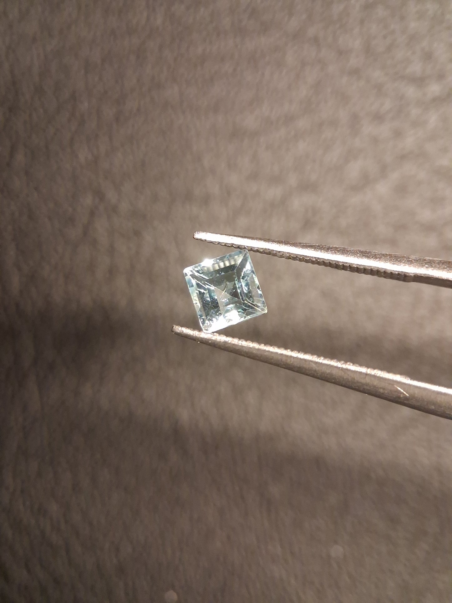 Natural Topaz - Sky Blue - 0.490 ct - square - irradiated - Natural Gems Belgium