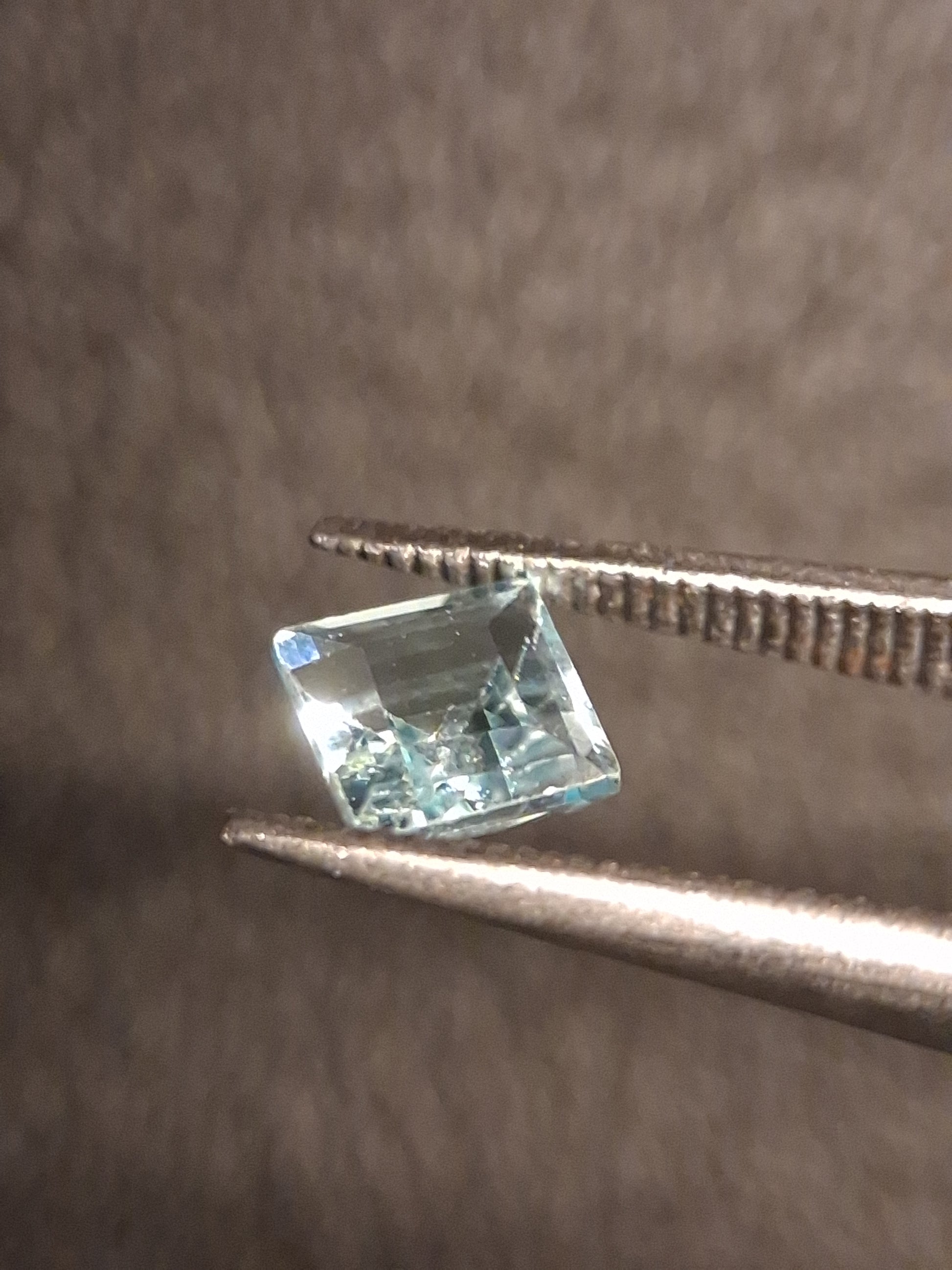 Natural Topaz - Sky Blue - 0.490 ct - square - irradiated - Natural Gems Belgium