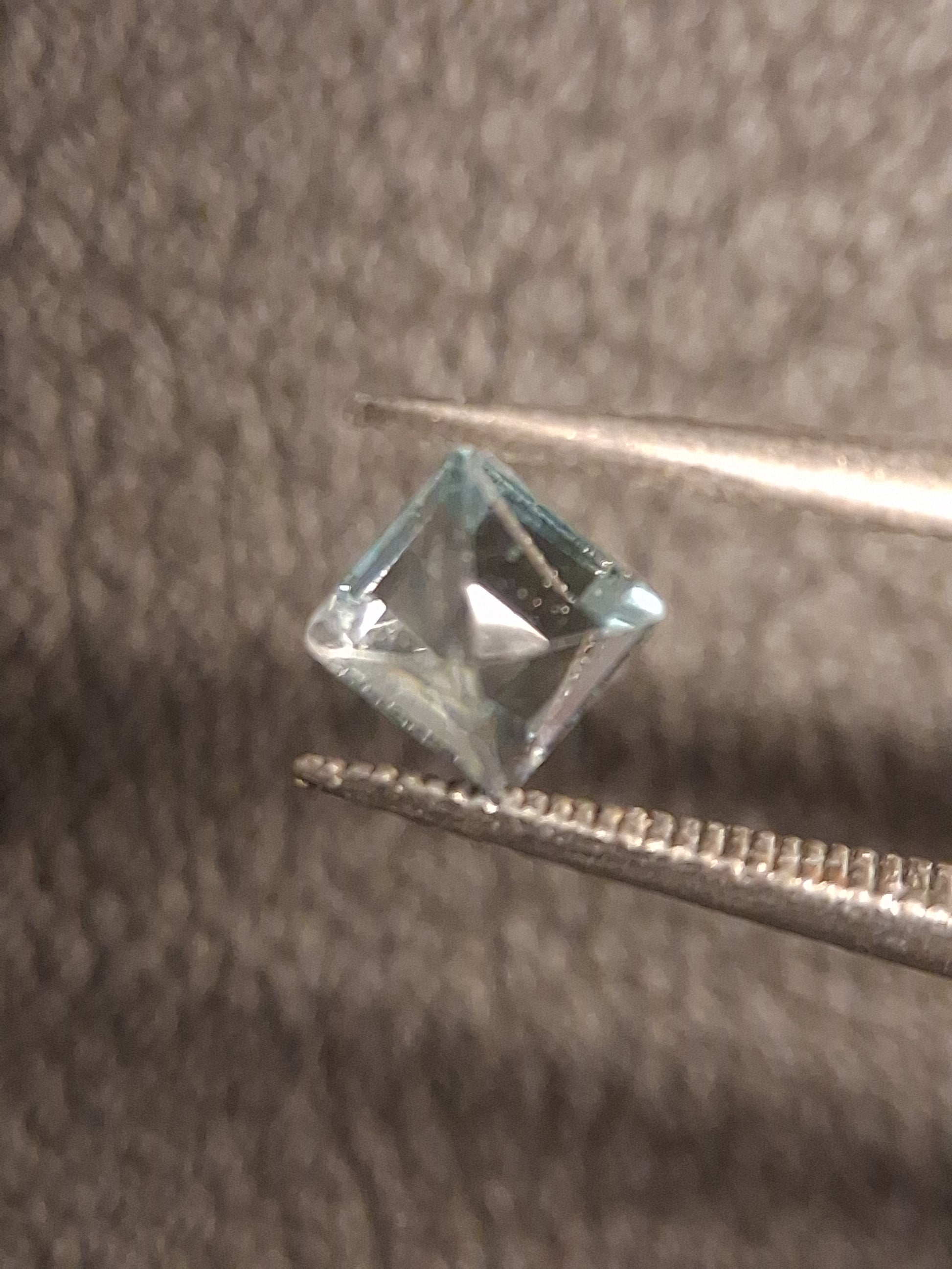 Natural Topaz - Sky Blue - 0.490 ct - square - irradiated - Natural Gems Belgium