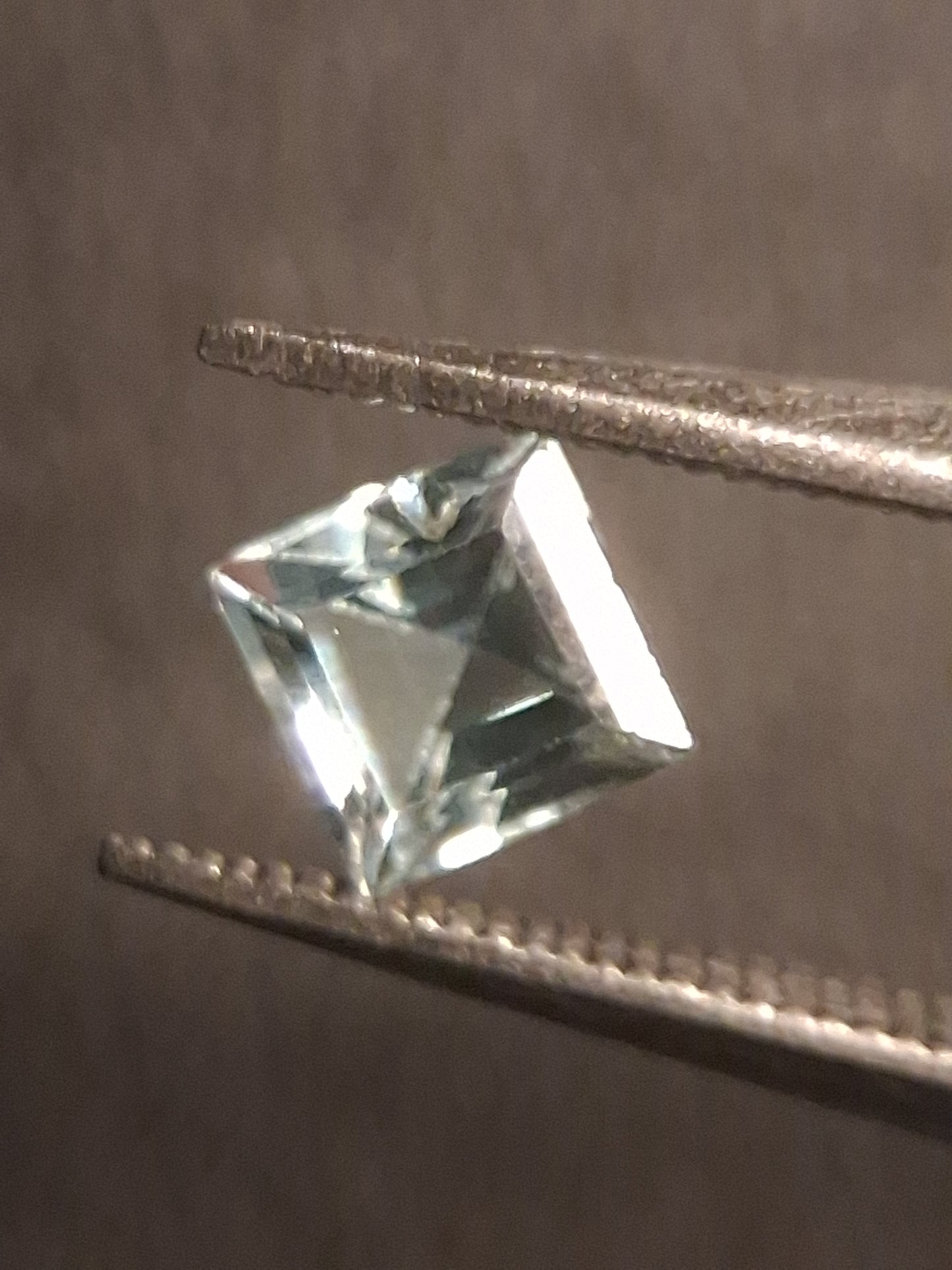 Natural Topaz - Sky Blue - 0.445 ct - square - irradiated - Natural Gems Belgium