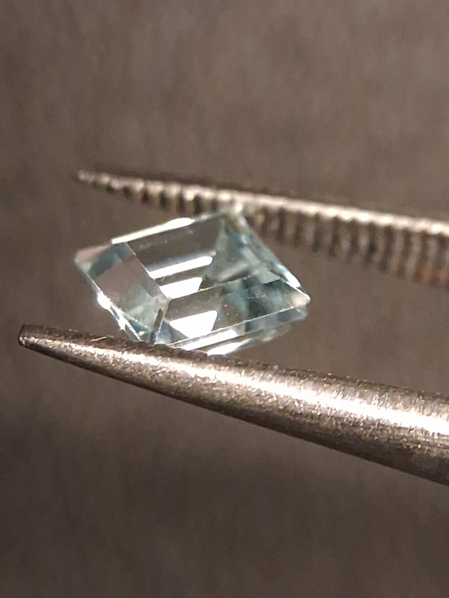 Natural Topaz - Sky Blue - 0.445 ct - square - irradiated - Natural Gems Belgium