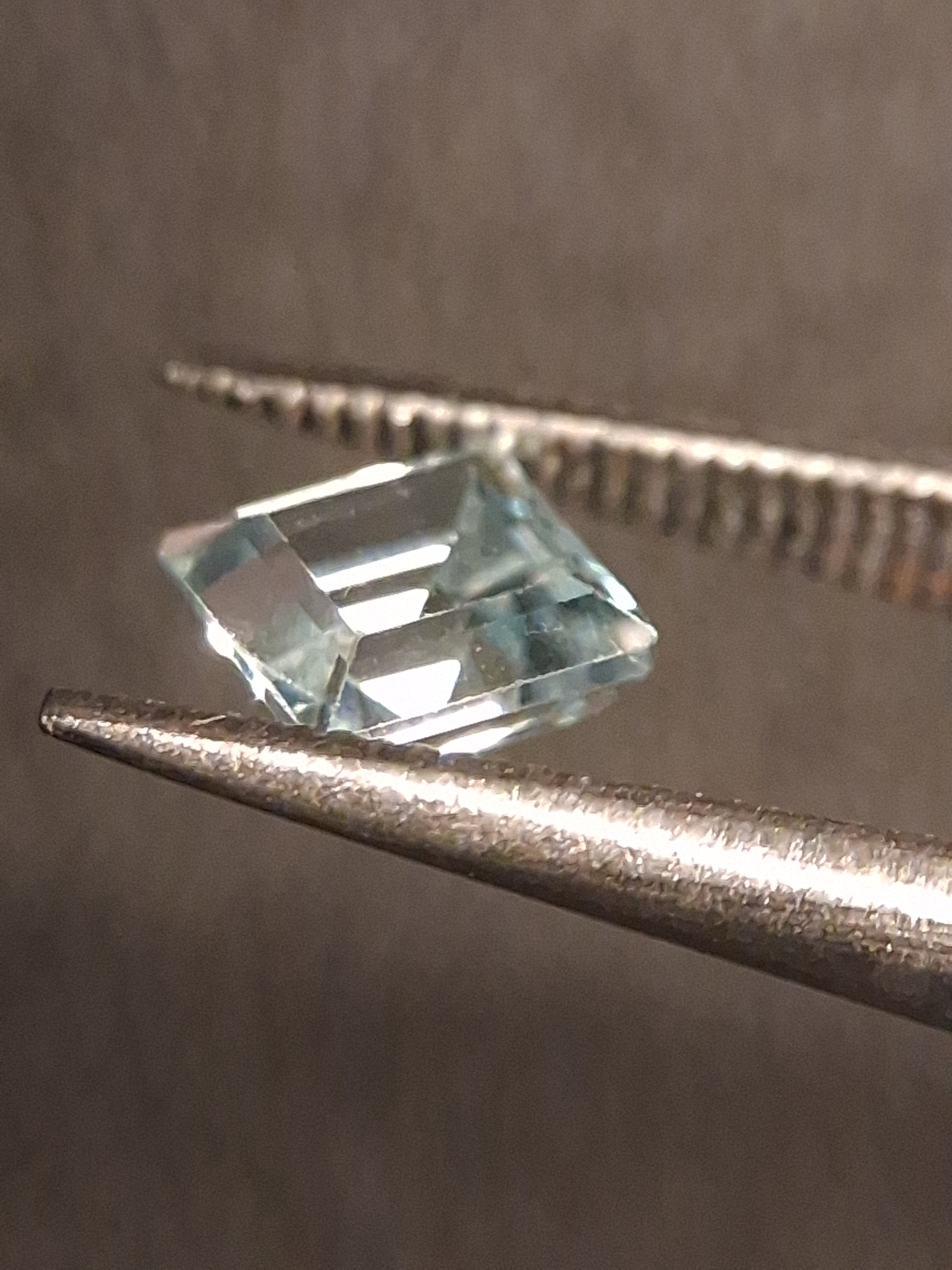 Natural Topaz - Sky Blue - 0.445 ct - square - irradiated - Natural Gems Belgium