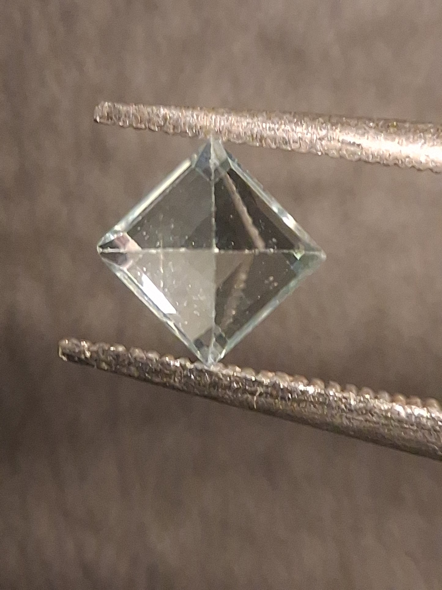 Natural Topaz - Sky Blue - 0.445 ct - square - irradiated - Natural Gems Belgium