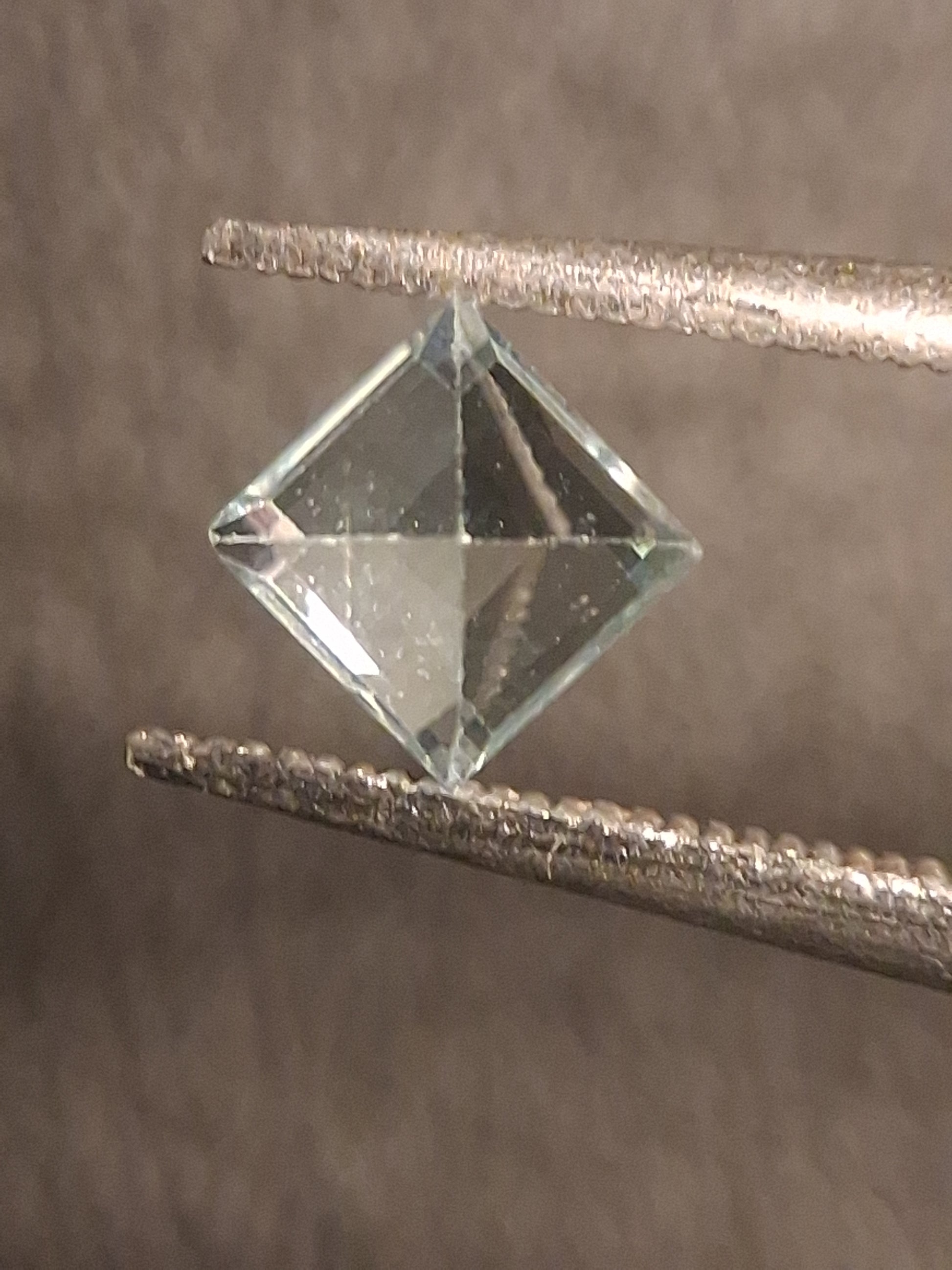 Natural Topaz - Sky Blue - 0.445 ct - square - irradiated - Natural Gems Belgium