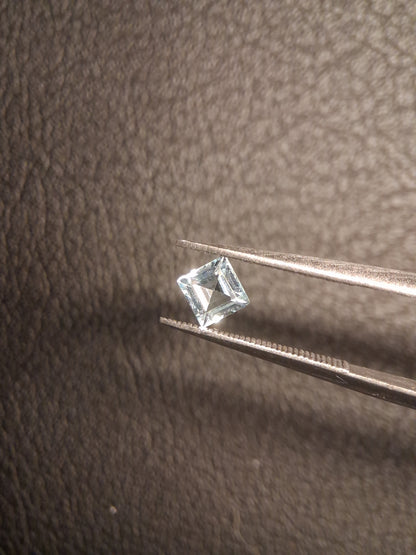 Natural Topaz - Sky Blue - 0.460 ct - square - irradiated - Natural Gems Belgium