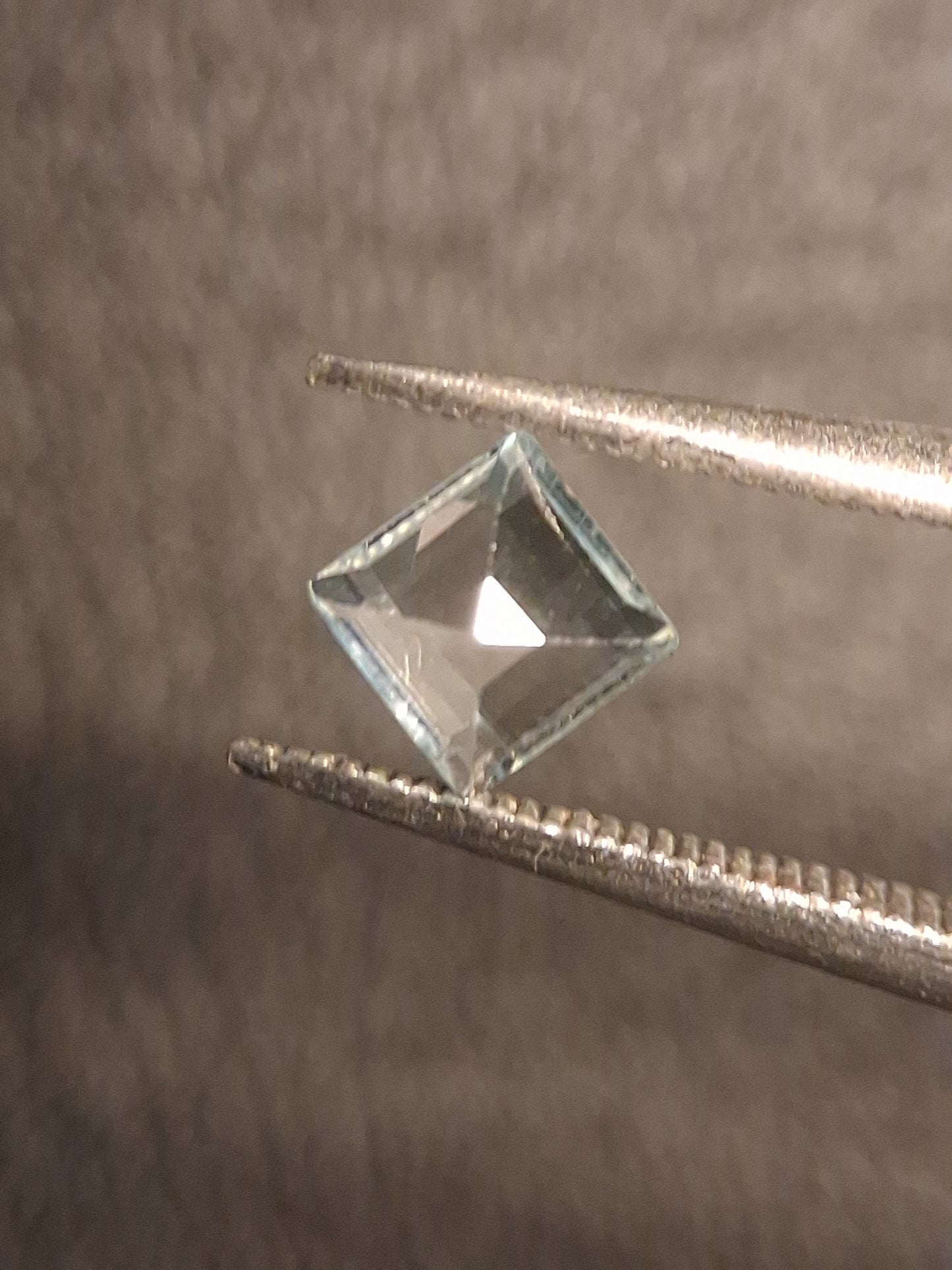 Natural Topaz - Sky Blue - 0.460 ct - square - irradiated - Natural Gems Belgium