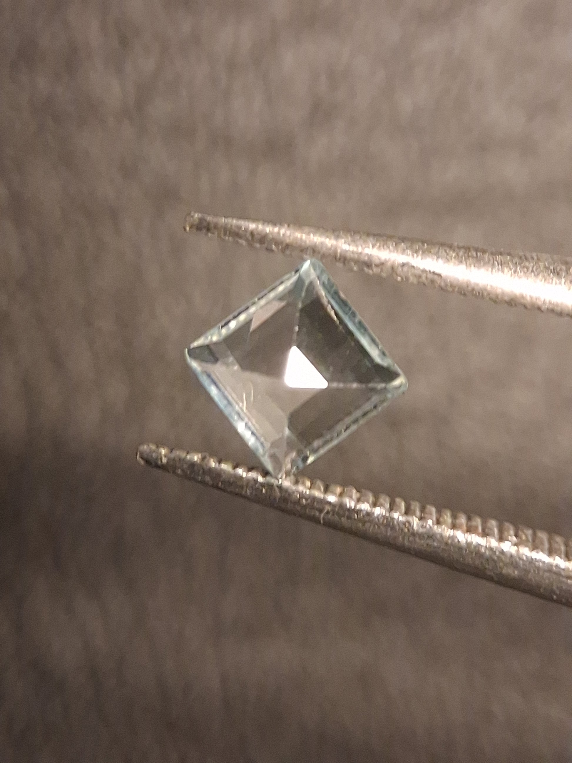Natural Topaz - Sky Blue - 0.460 ct - square - irradiated - Natural Gems Belgium