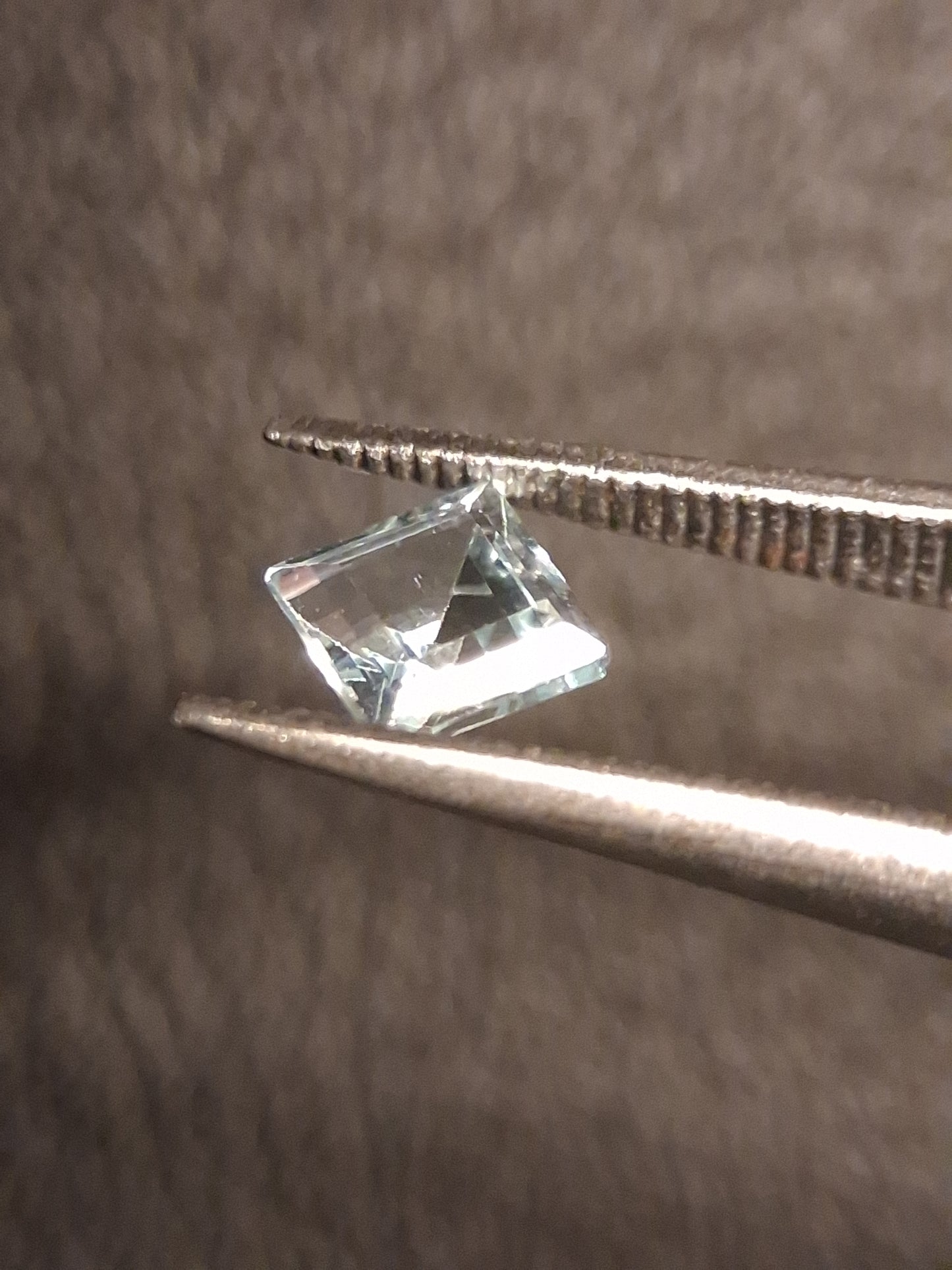 Natural Topaz - Sky Blue - 0.460 ct - square - irradiated - Natural Gems Belgium