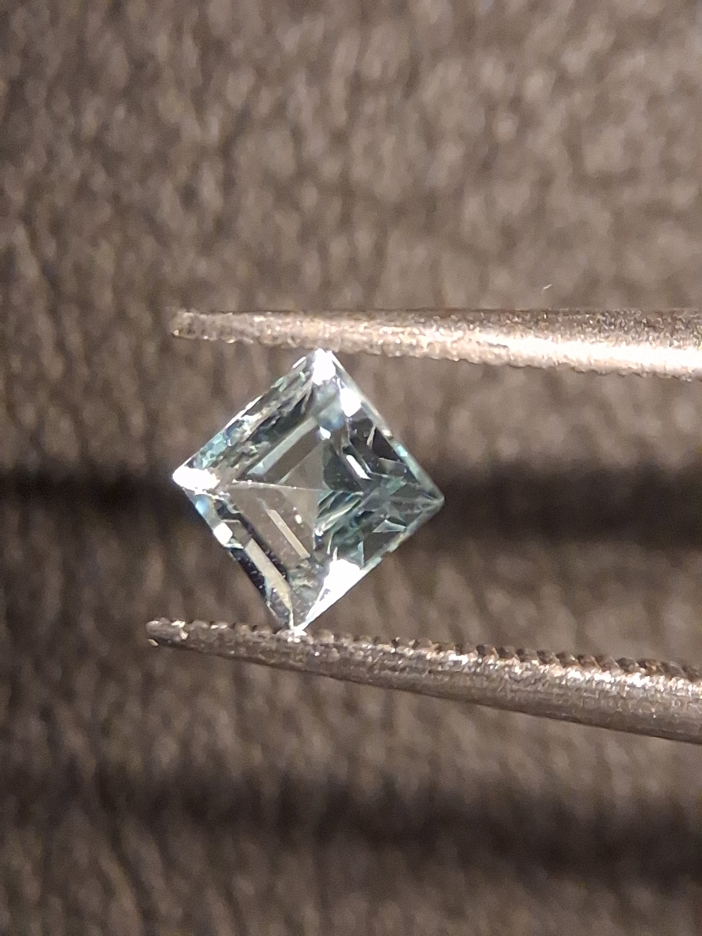Natural Topaz - Sky Blue - 0.454 ct - square - irradiated - Natural Gems Belgium