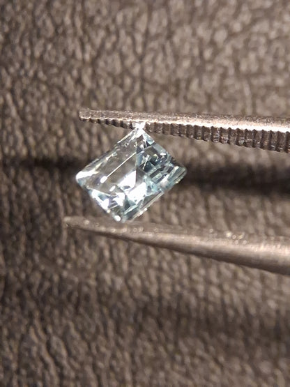 Natural Topaz - Sky Blue - 0.454 ct - square - irradiated - Natural Gems Belgium